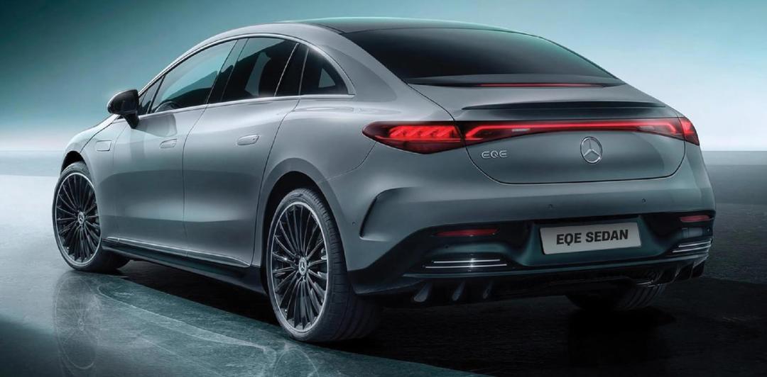 خودرو برقی مرسدس بنز (Mercedes-Benz) مدل EQE Sedan با رنگ خاکستری