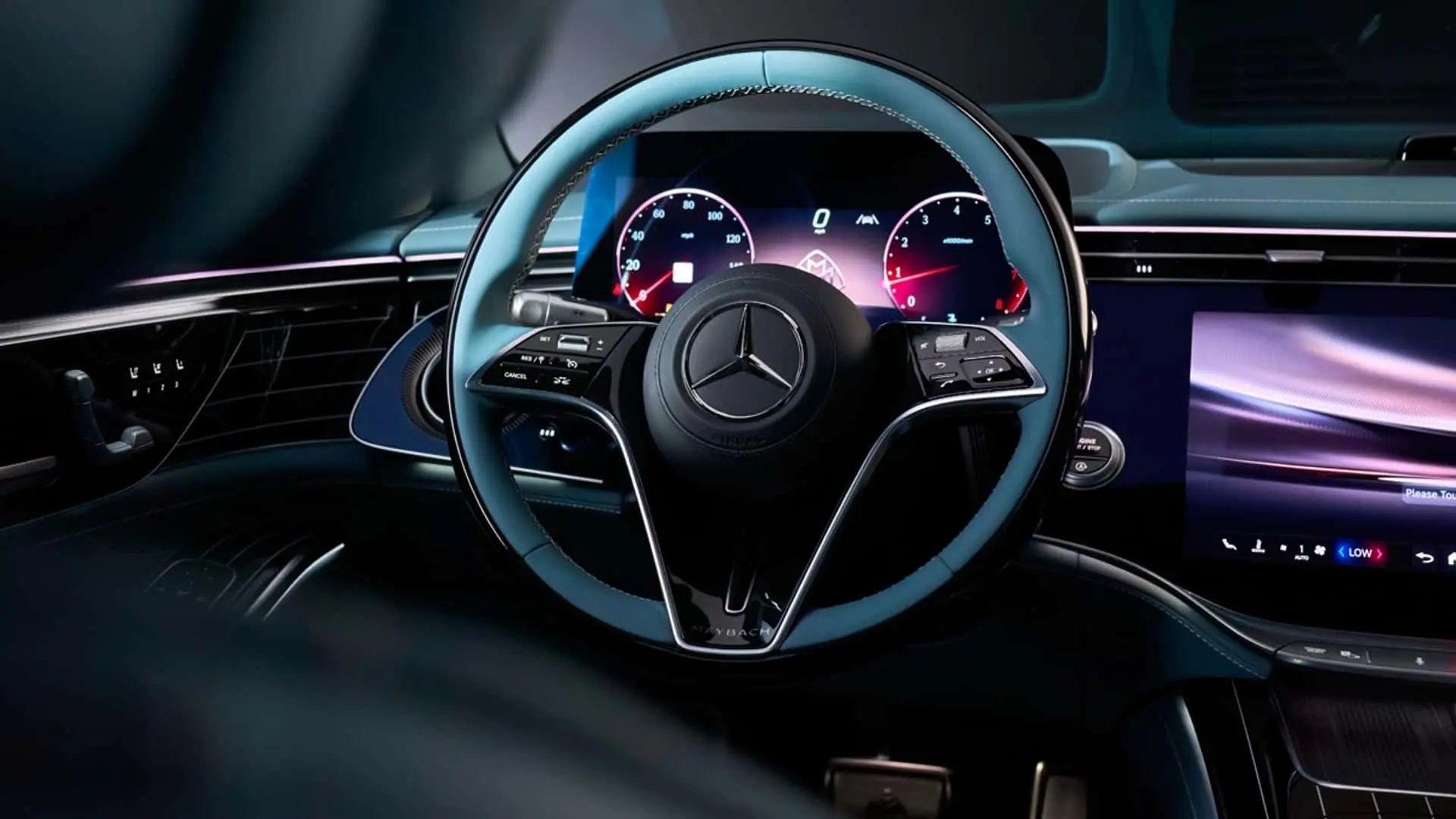 نمای داخلی و فرمان خودروی لوکس مرسدس میباخ (Mercedes-Maybach)