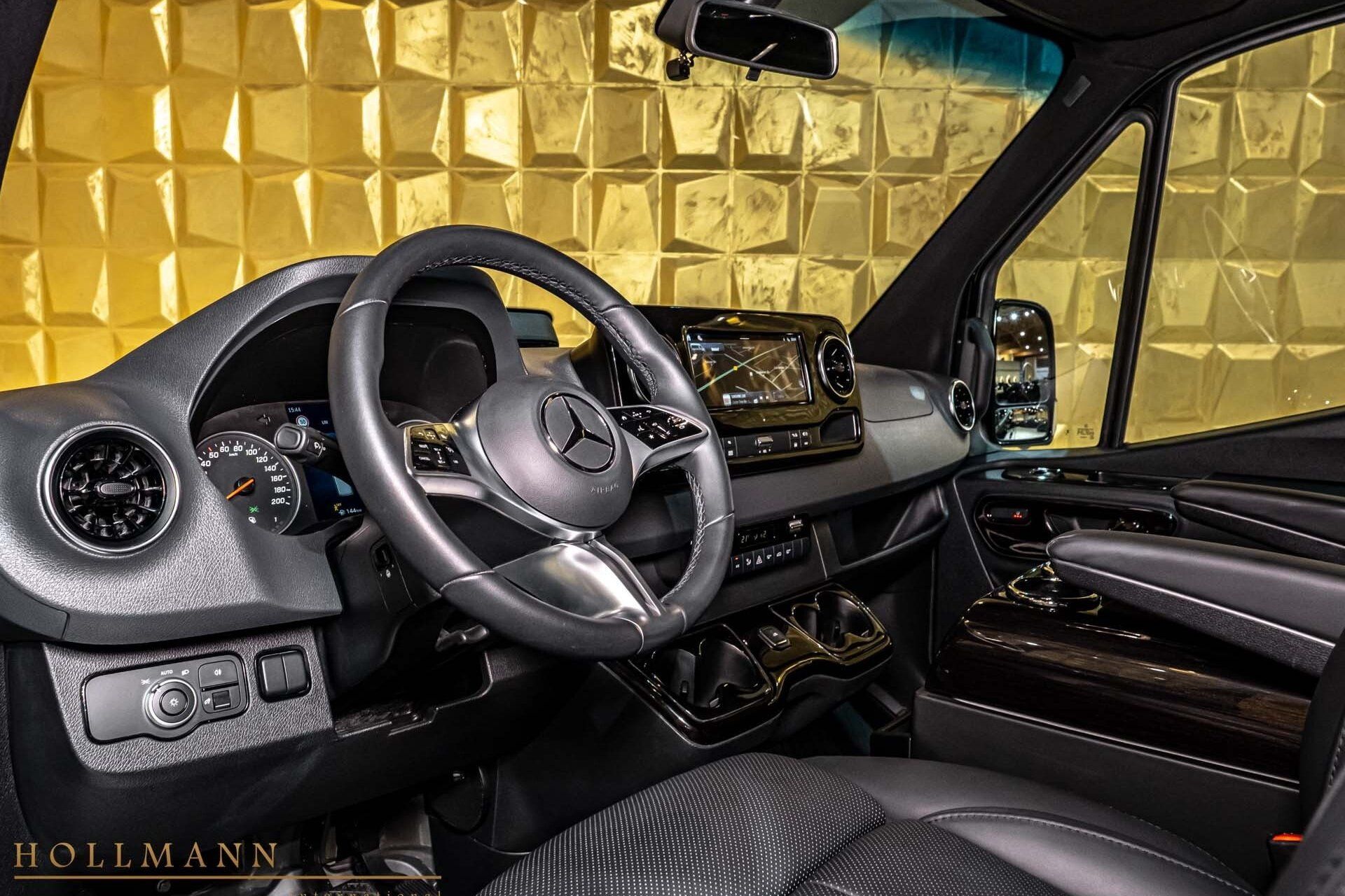 ون سفارشی مرسدس بنز اسپریندر ساخت شرکت آلمانی Klassen