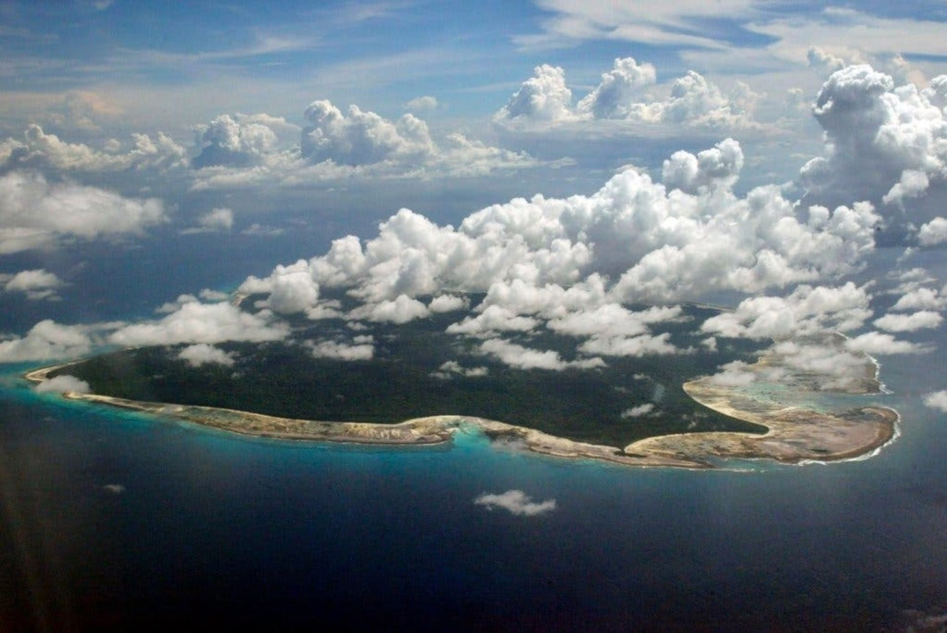 نمای هوایی جزیره سنتینل شمالی در هند
