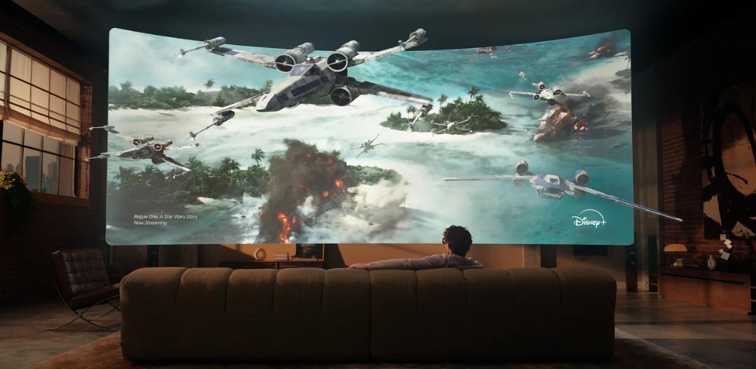 نمایش صحنه جنگ ستارگان (Star Wars) روی نمایشگر خمیده واقعیت مجازی
