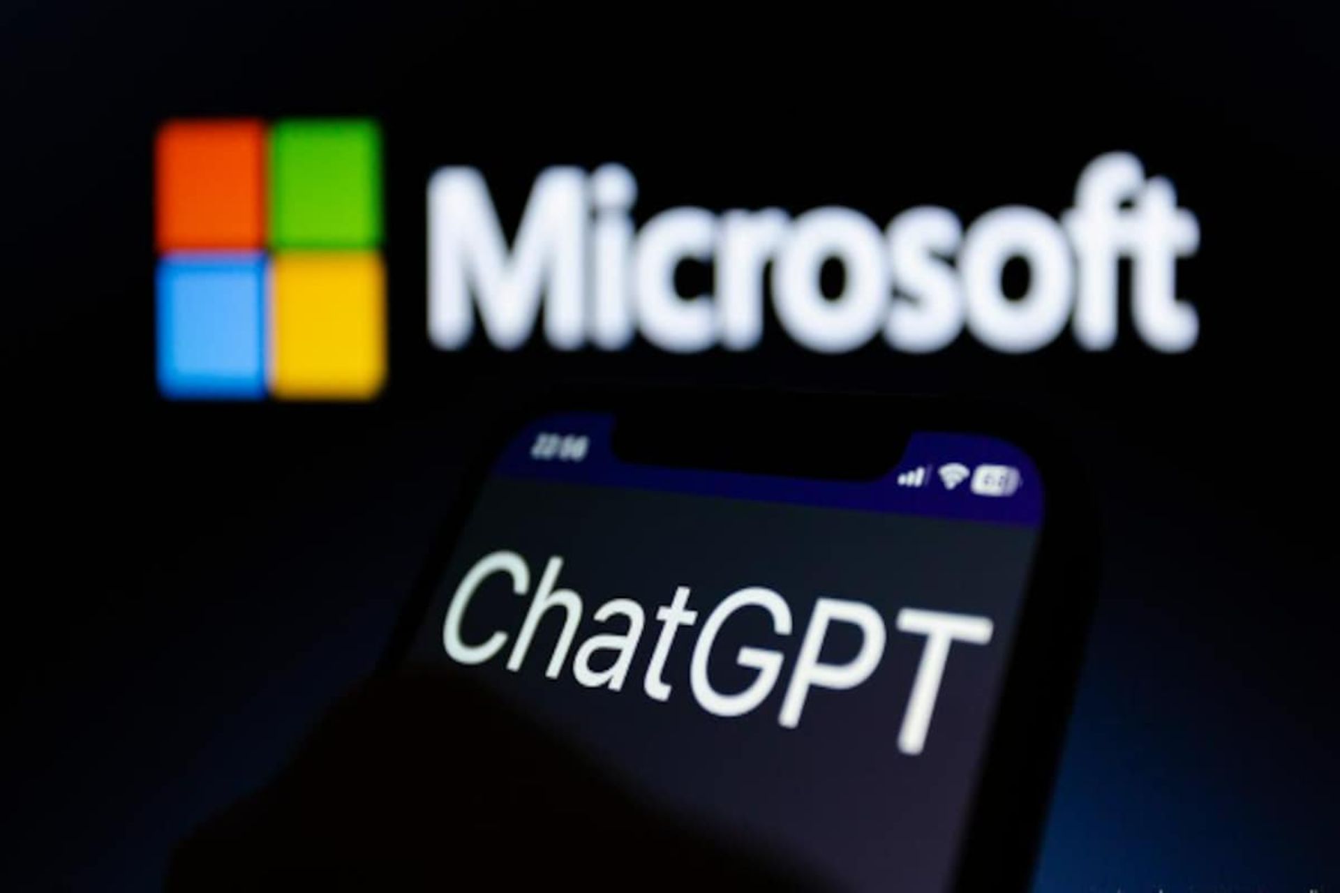 لوگوی مایکروسافت در کنار لوگوی ChatGPT