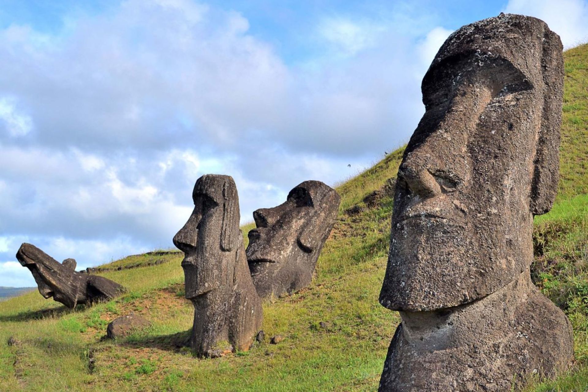 مجسمه‌های موآی در جزیره ایستر