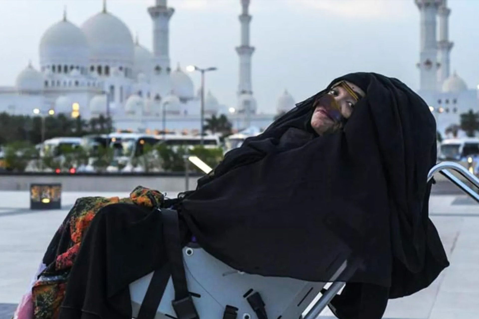 منیره عبدالله زنی که پس از ۲۷ سال از کما بیدار شد