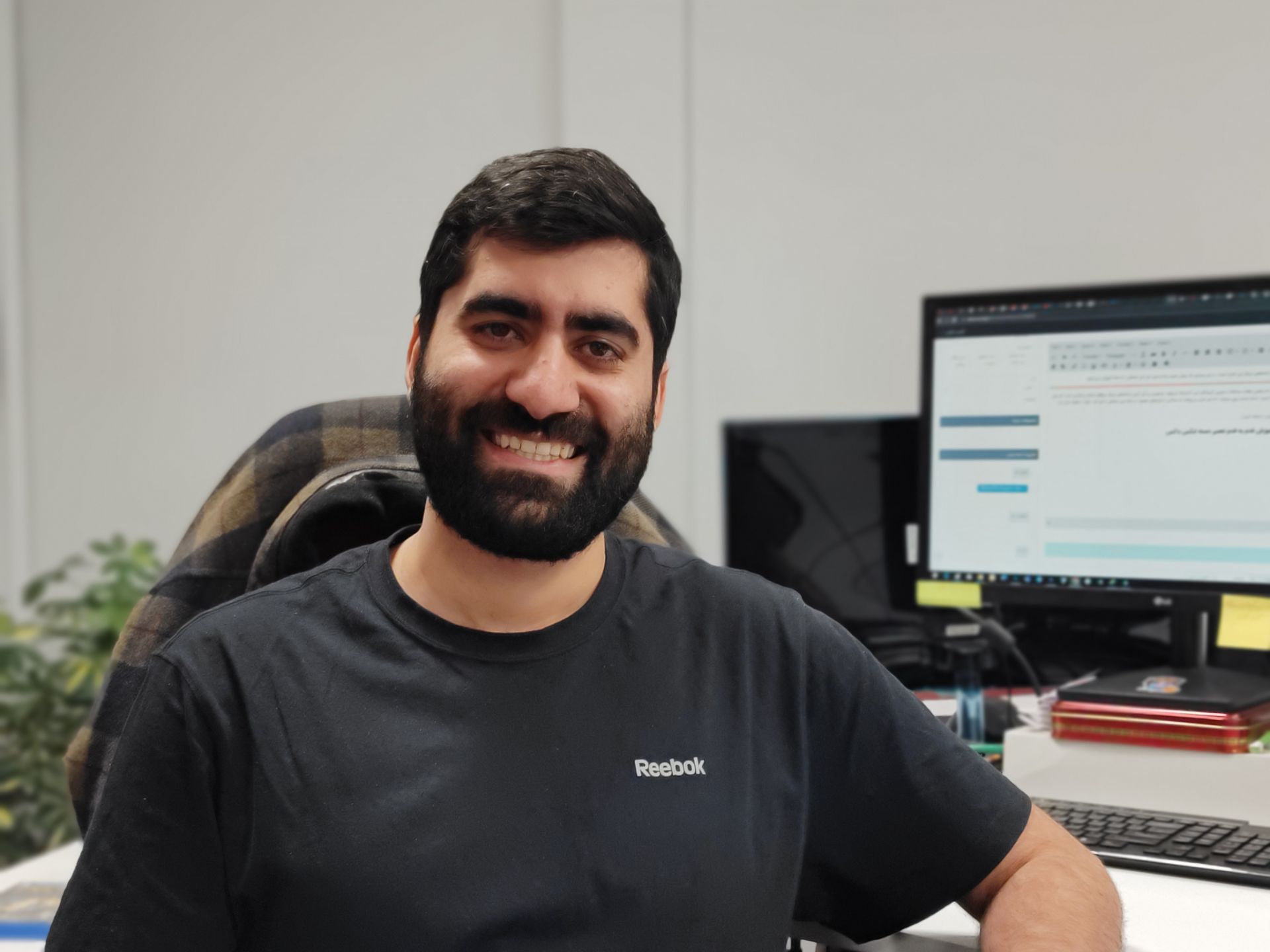 عکس پرتره موتورولا اج ۳۰ فیوژن از آراییس نظریان در حالت ۵۰ میلی‌متر