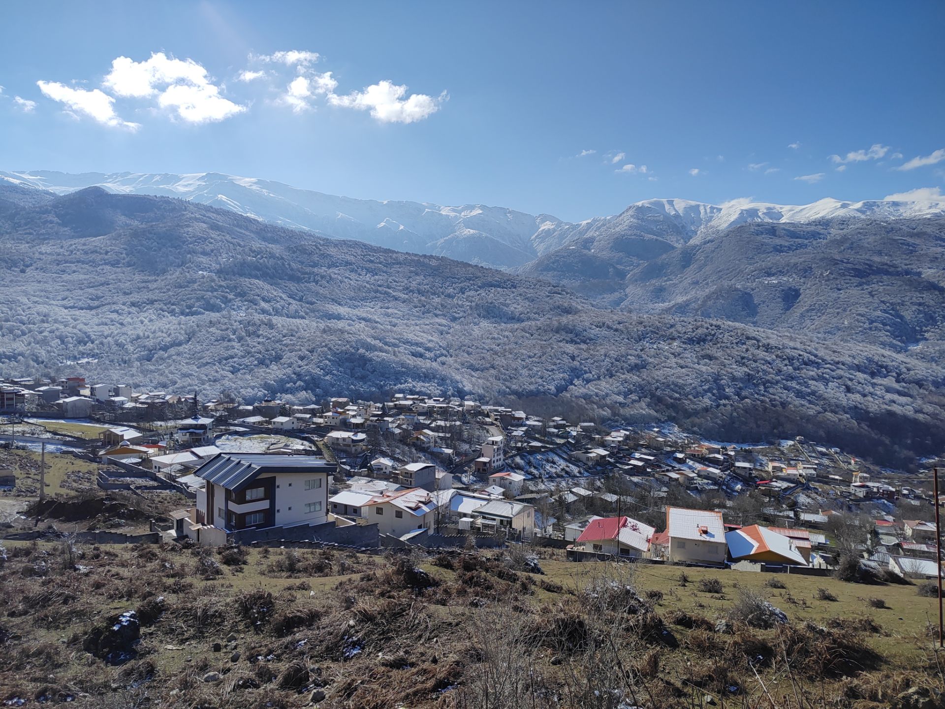 نمونه عکس دوربین واید موتورولا اج ۳۰ فیوژن در محیط مسکونی