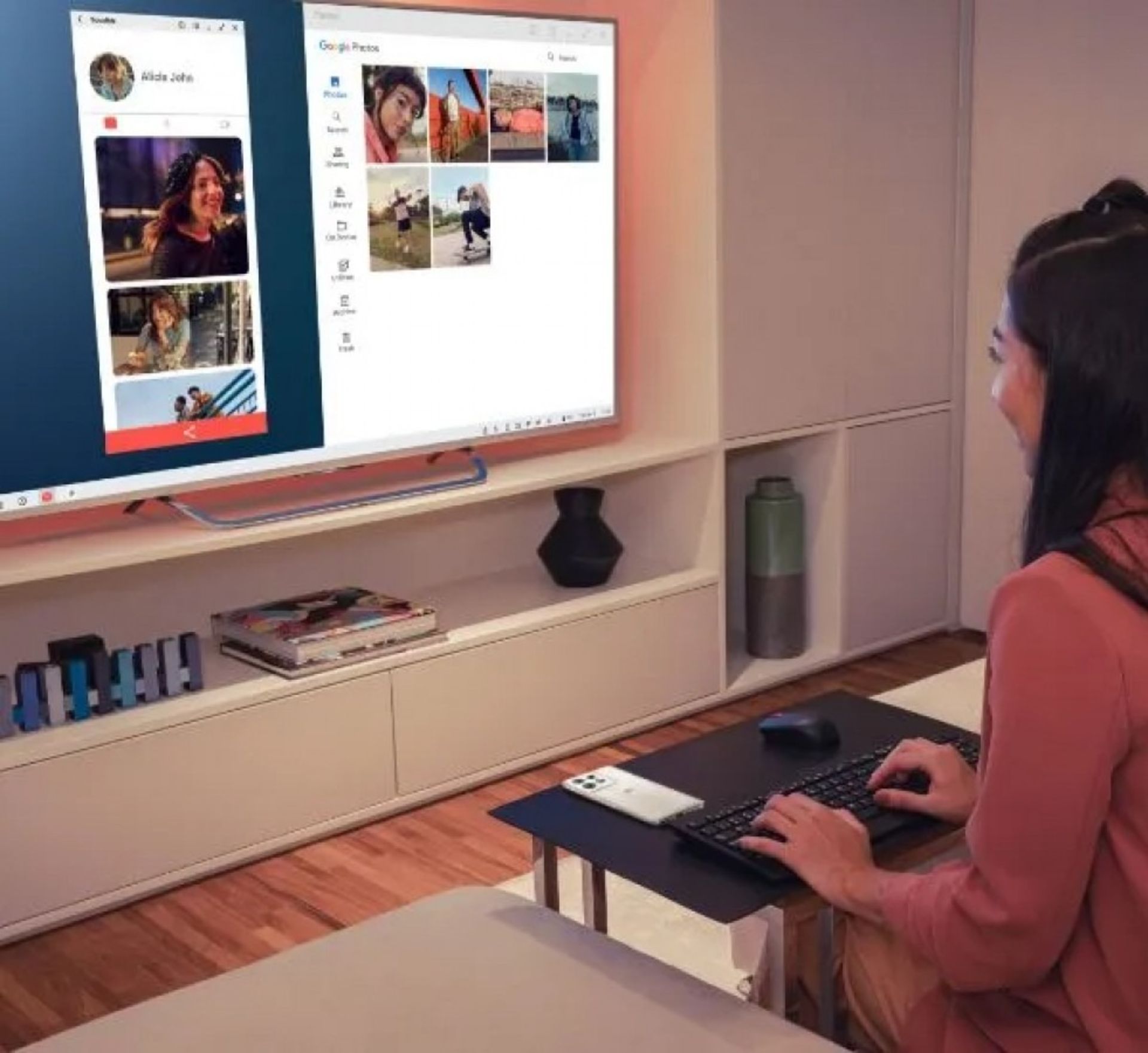 شخصی درحال کار با گوشی موتورولا اج ۵۰ پرو از طریق تلویزیون