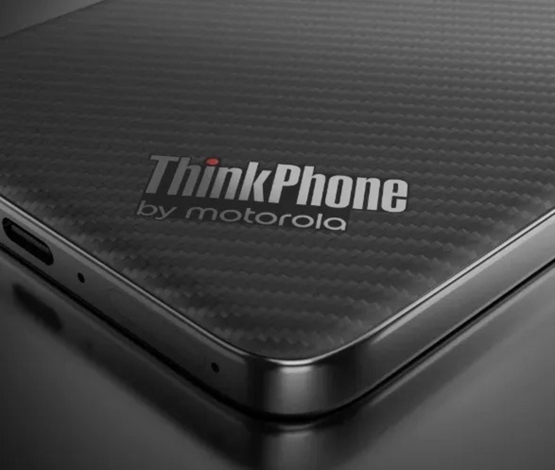 لوگو ThinkPhone پشت گوشی موتورولا