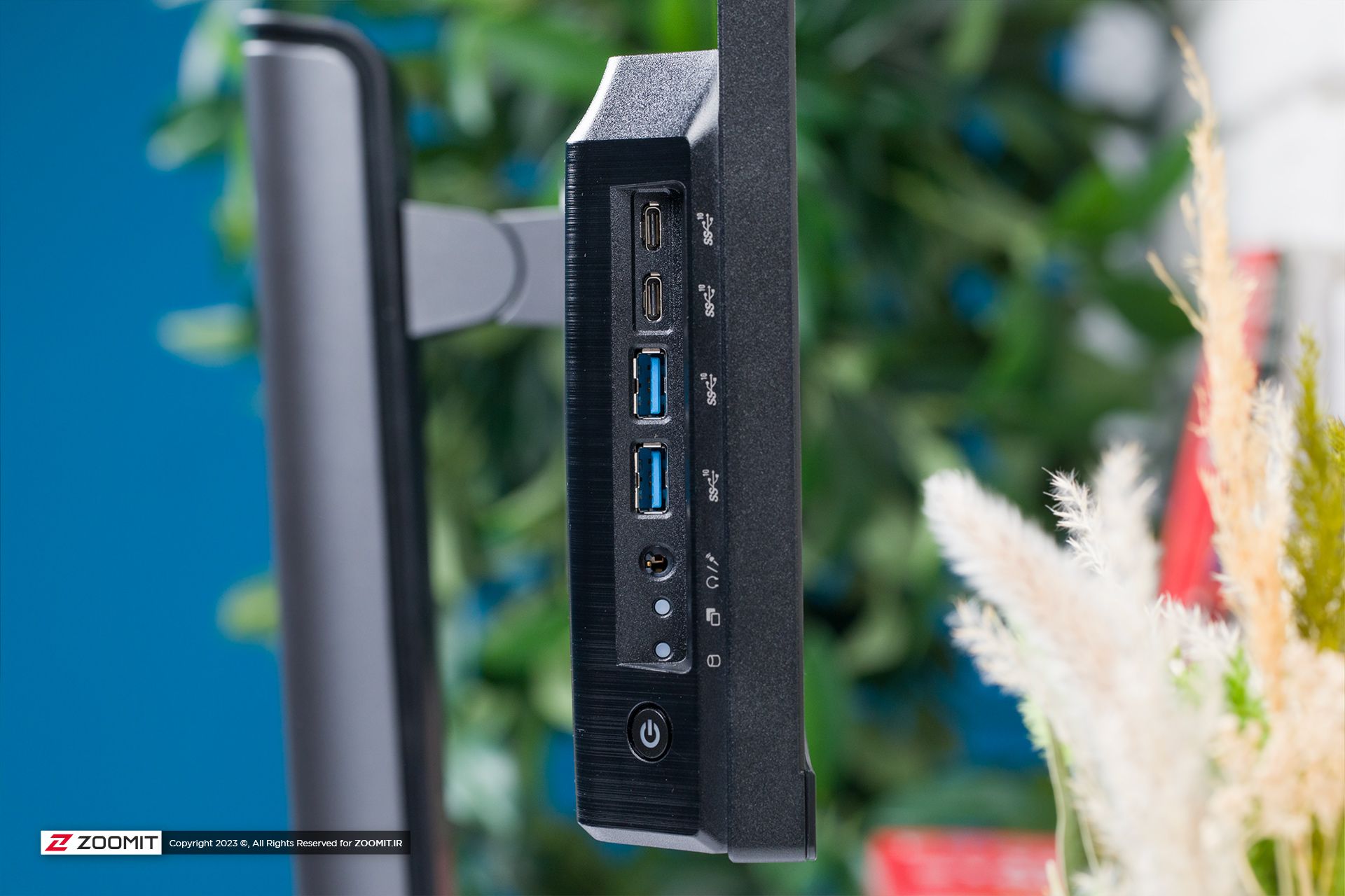 درگاه های کناری آل این وان AM272P ام‌اس‌آی