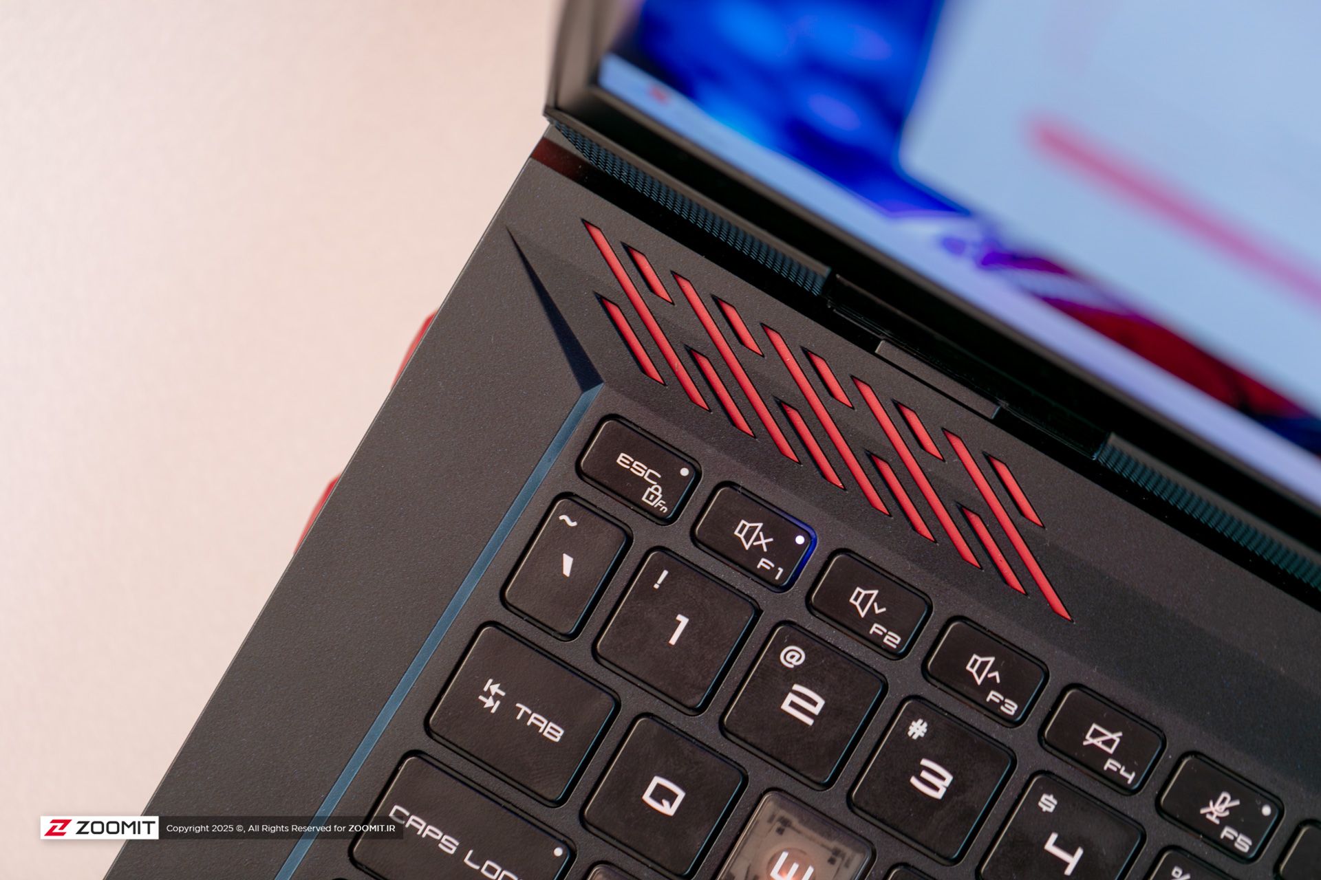 طراحی کیبورد لپ‌تاپ  MSI Raider 18 HX AI A2XWX