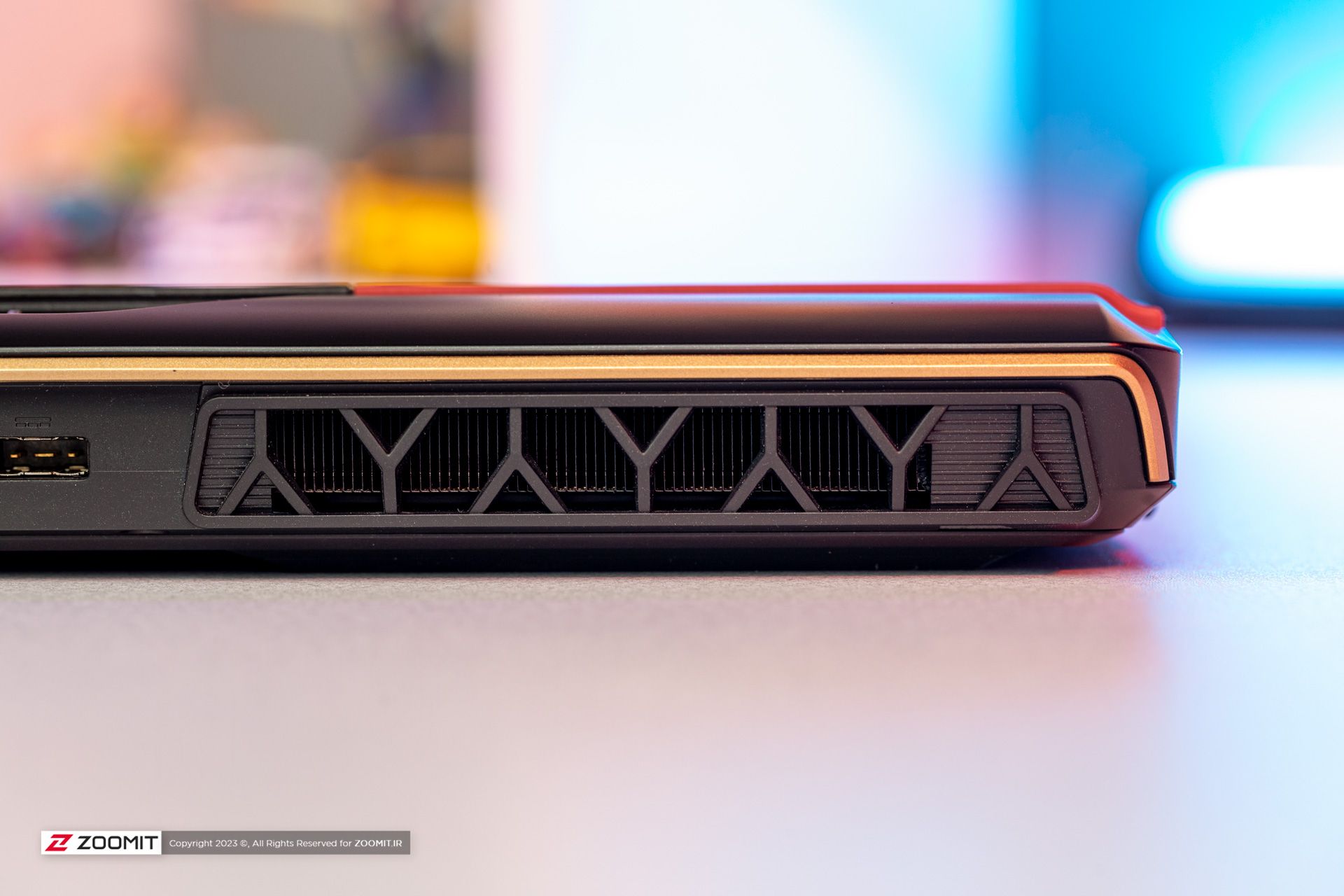 قسمت اگزوز لپ‌تاپ گیمینگ Raider GE78 HX ام‌اس‌آی