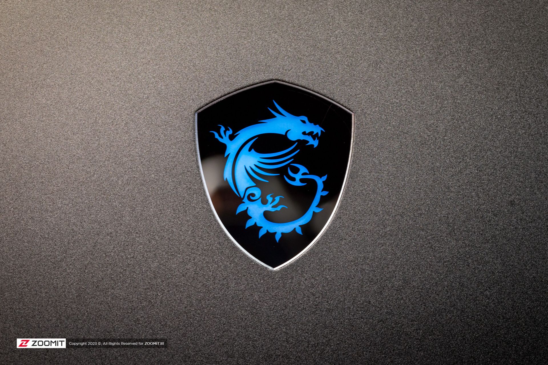 لوگوی MSI در پشت لپ‌تاپ گیمینگ Raider GE78 HX
