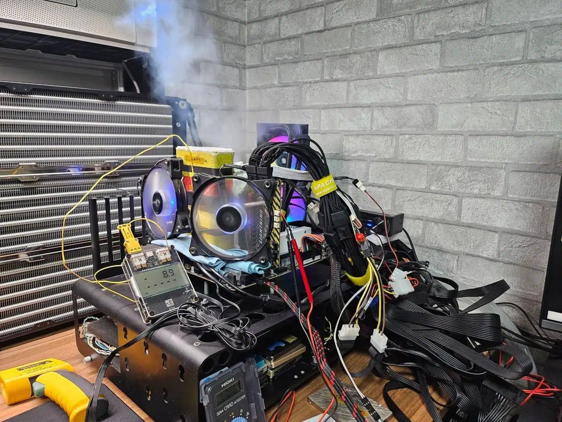 کارت گرافیک MSI GeForce RTX 5090 Lightning Z OCER درحال سپری کردن بنچمارک