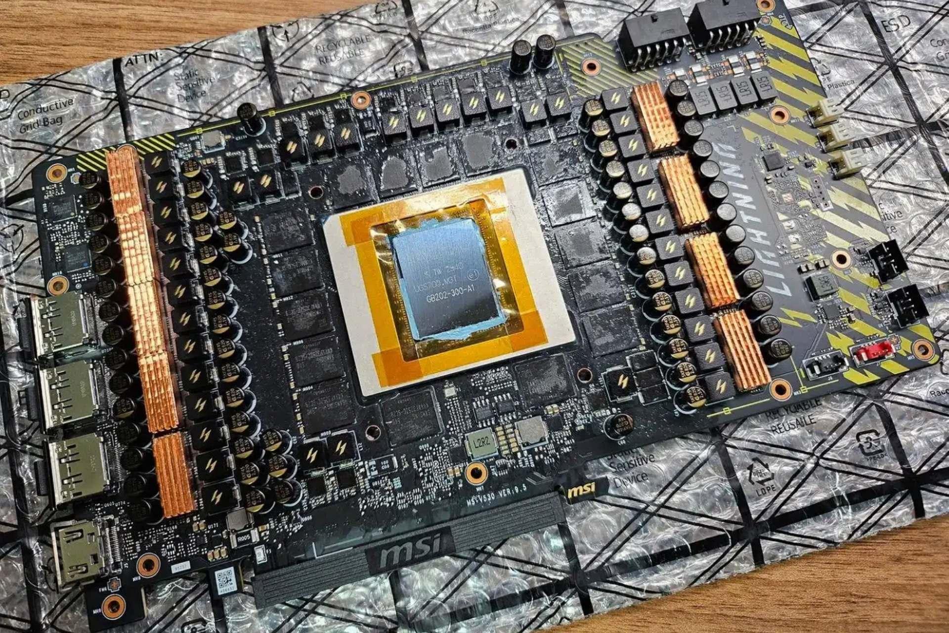 برد مدار چاپی کارت گرافیک MSI GeForce RTX 5090 Lightning Z OCER