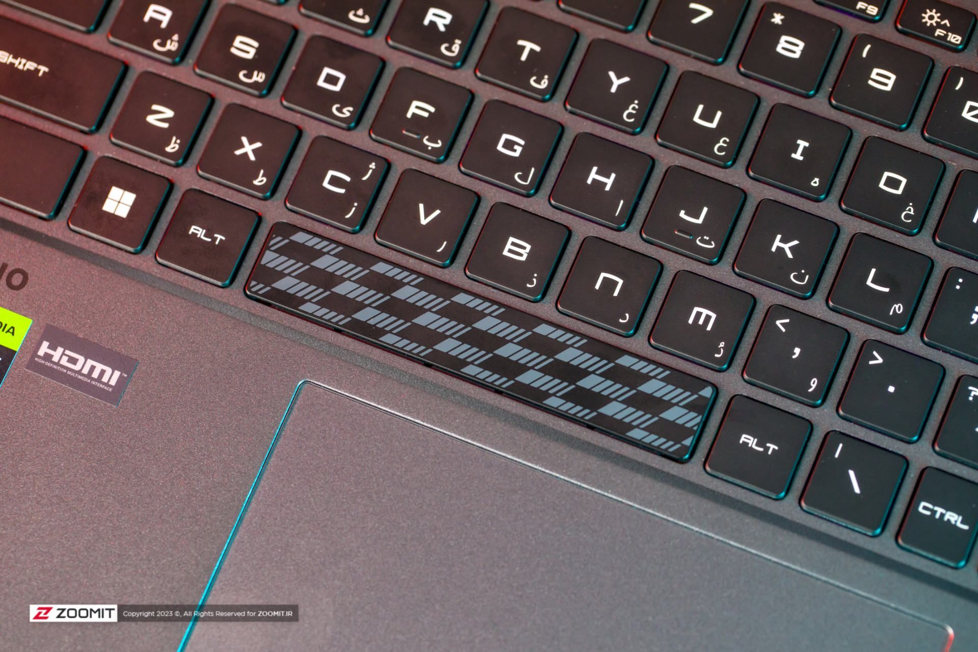 کلید اسپیس کیبورد با طرح AMG روی لپ تاپ ام اس آی Stealth 16