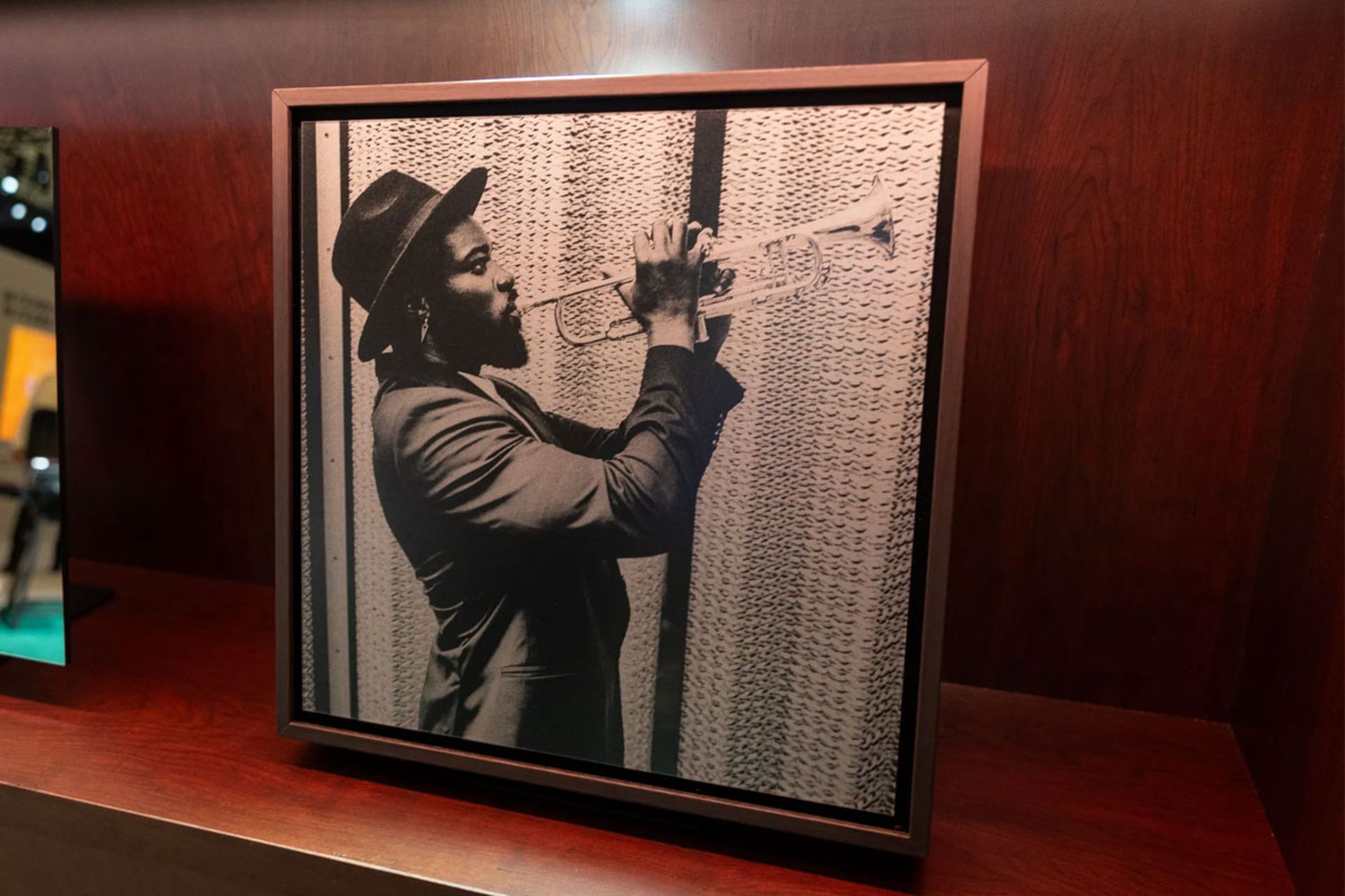 یک اثر هنری روی قاب صوتی سامسونگ