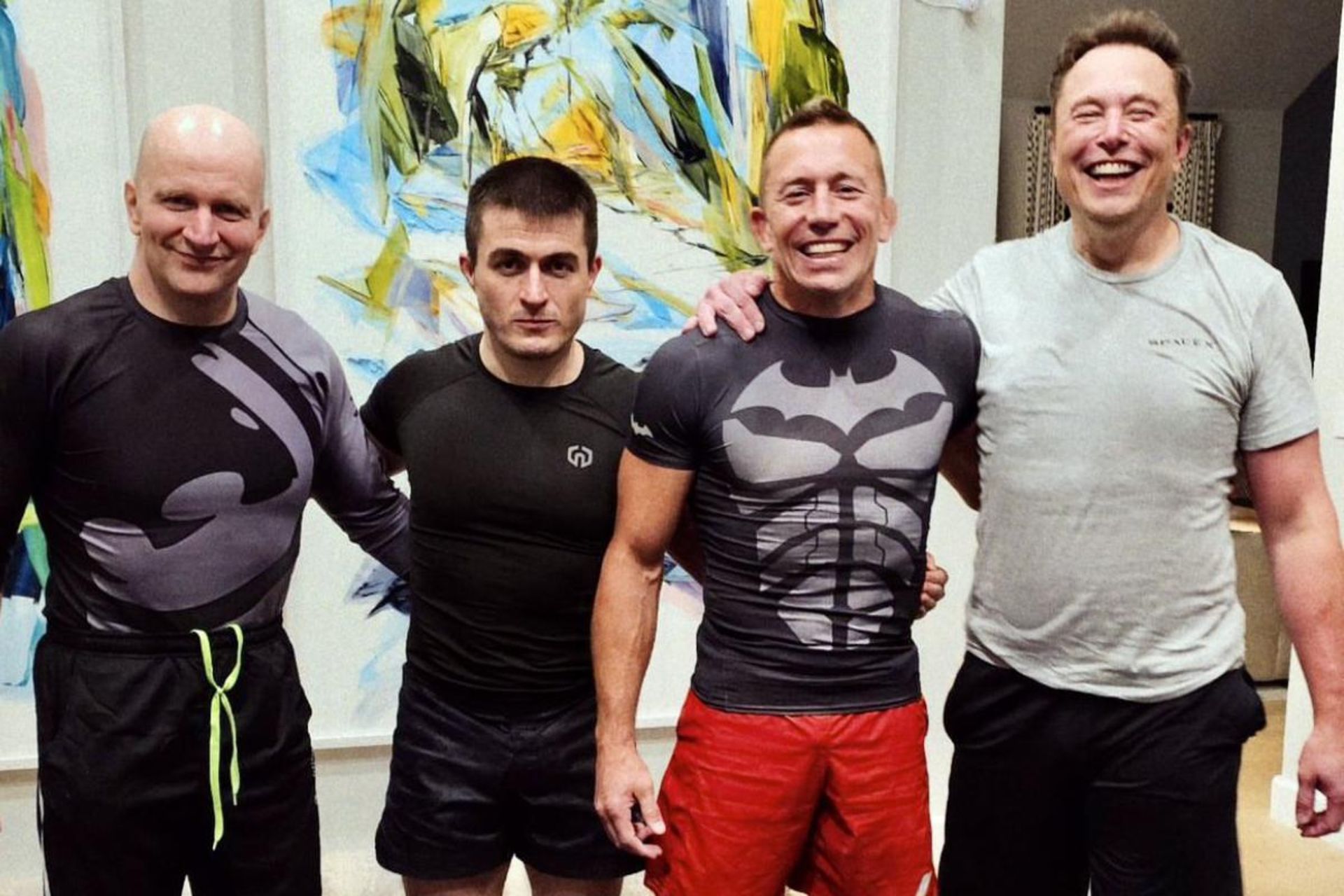 ایلان ماسک در کنار مربیان MMA