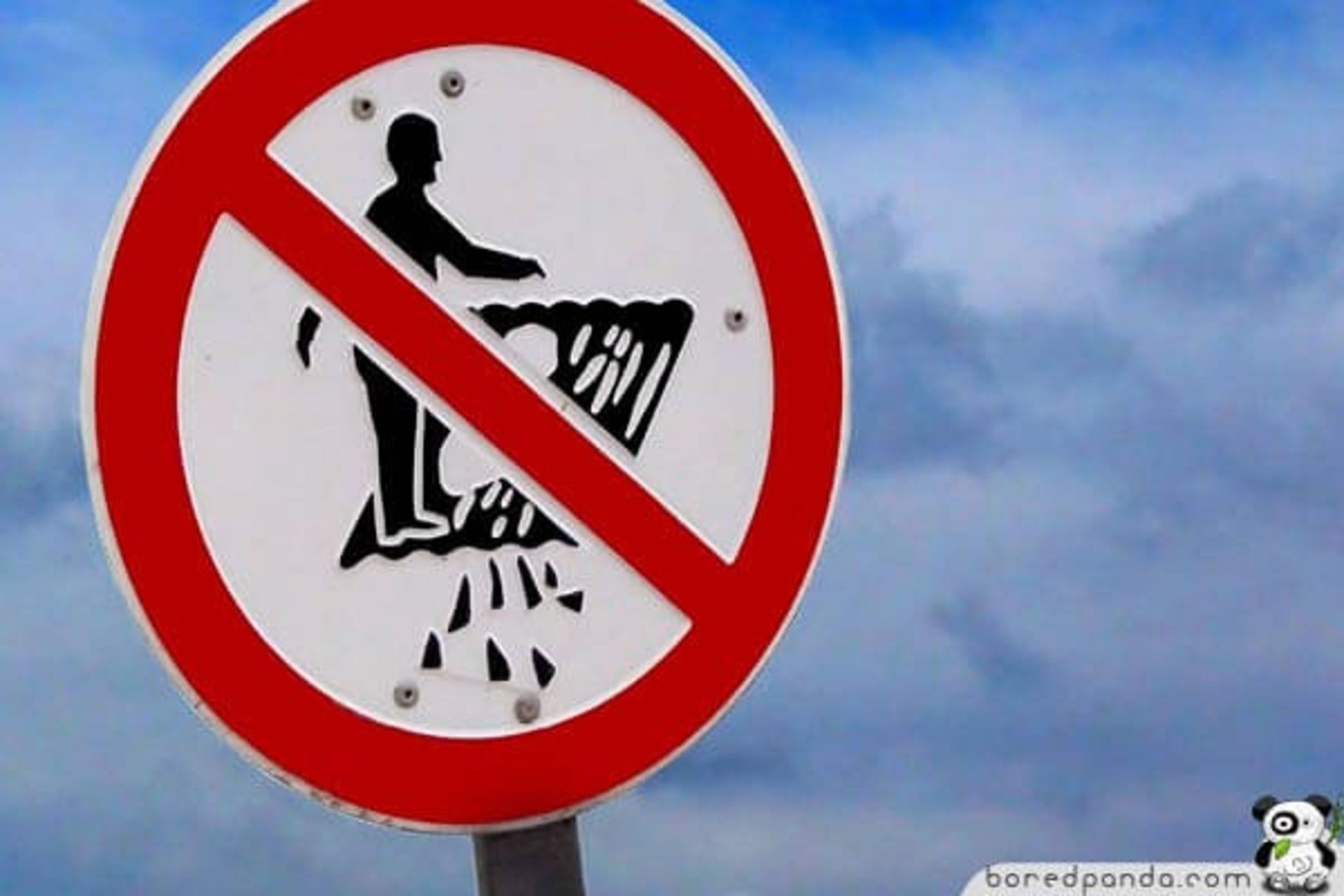 تابلو مرد مرموز از نمای نزدیک