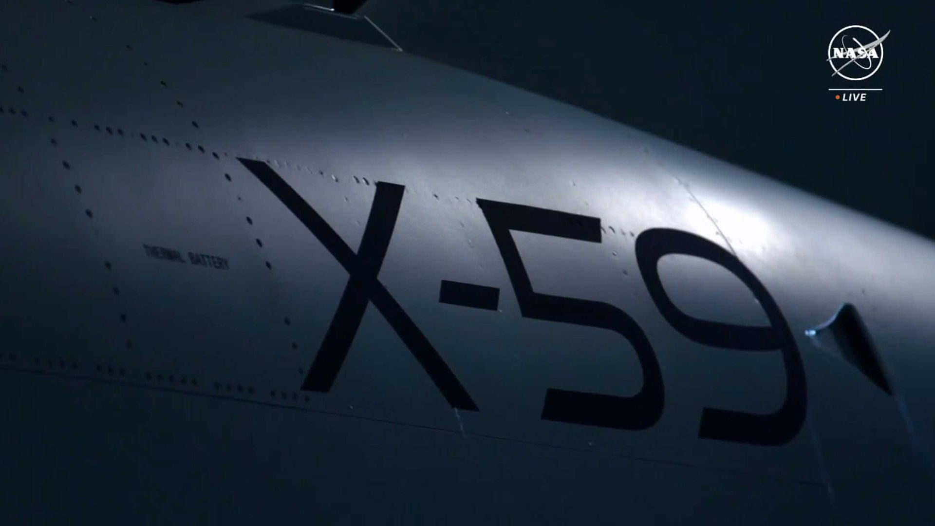 نشان ایکس-۵۹ روی هواپیمای مافوق صوت ناسا