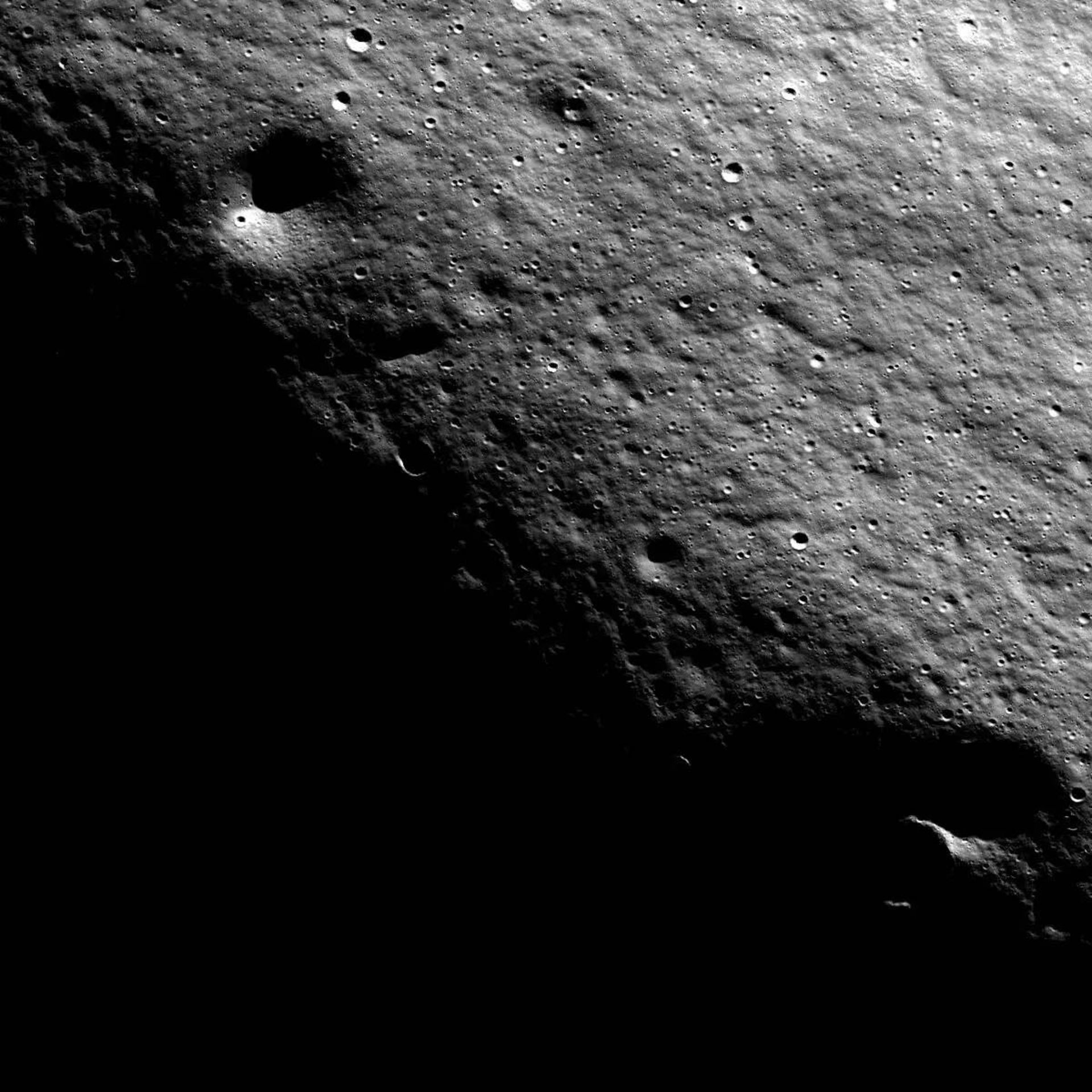محدوده نزدیک کوه مالاپرت از نگاه مدارگرد شناسایی ماه