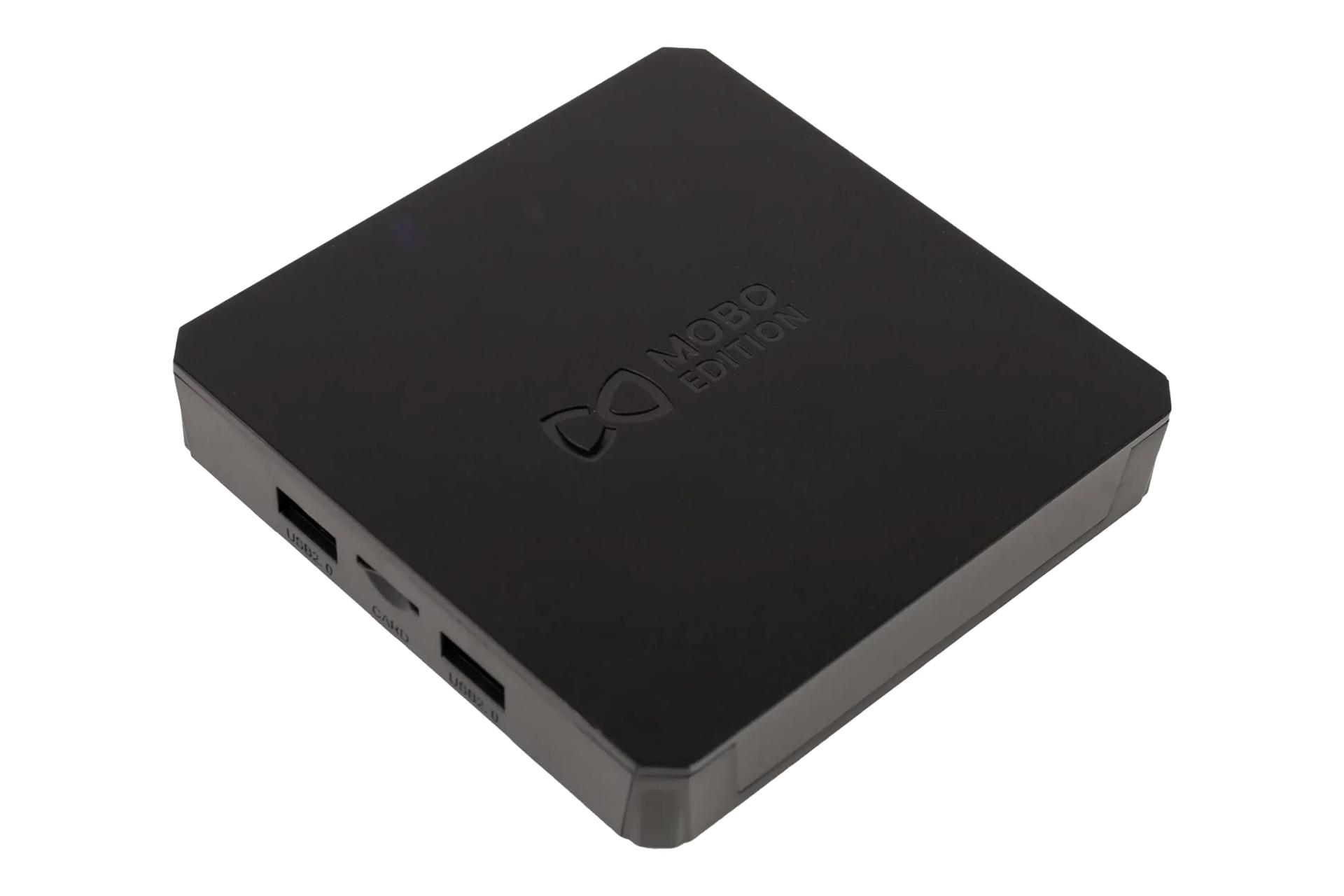 نمای نیمرخ اندروید باکس نت باکس موبو ادیشن / NETBOX Mobo Edition با نمایش لبه جلو، لوگوی پنل بالا، درگاه‌های لبه سمت چپ