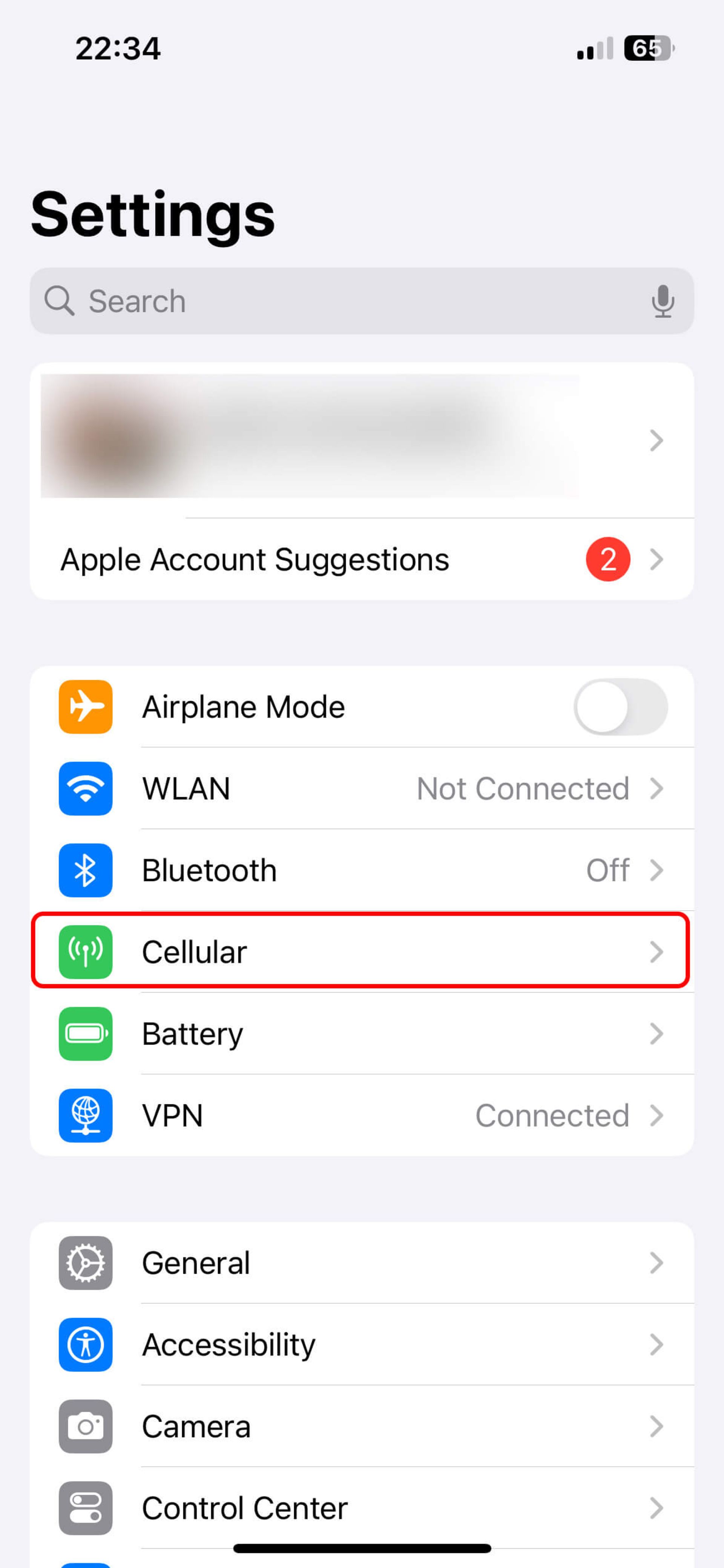 تنظیمات (Settings) گوشی آیفون و انتخاب Cellular