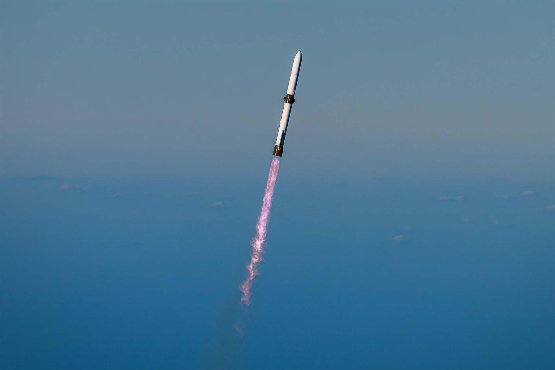 دستاورد تاریخی بلو ارجین؛ شرکت فضایی جف بیزوس یک موشک کلاس مداری را بازیابی کرد