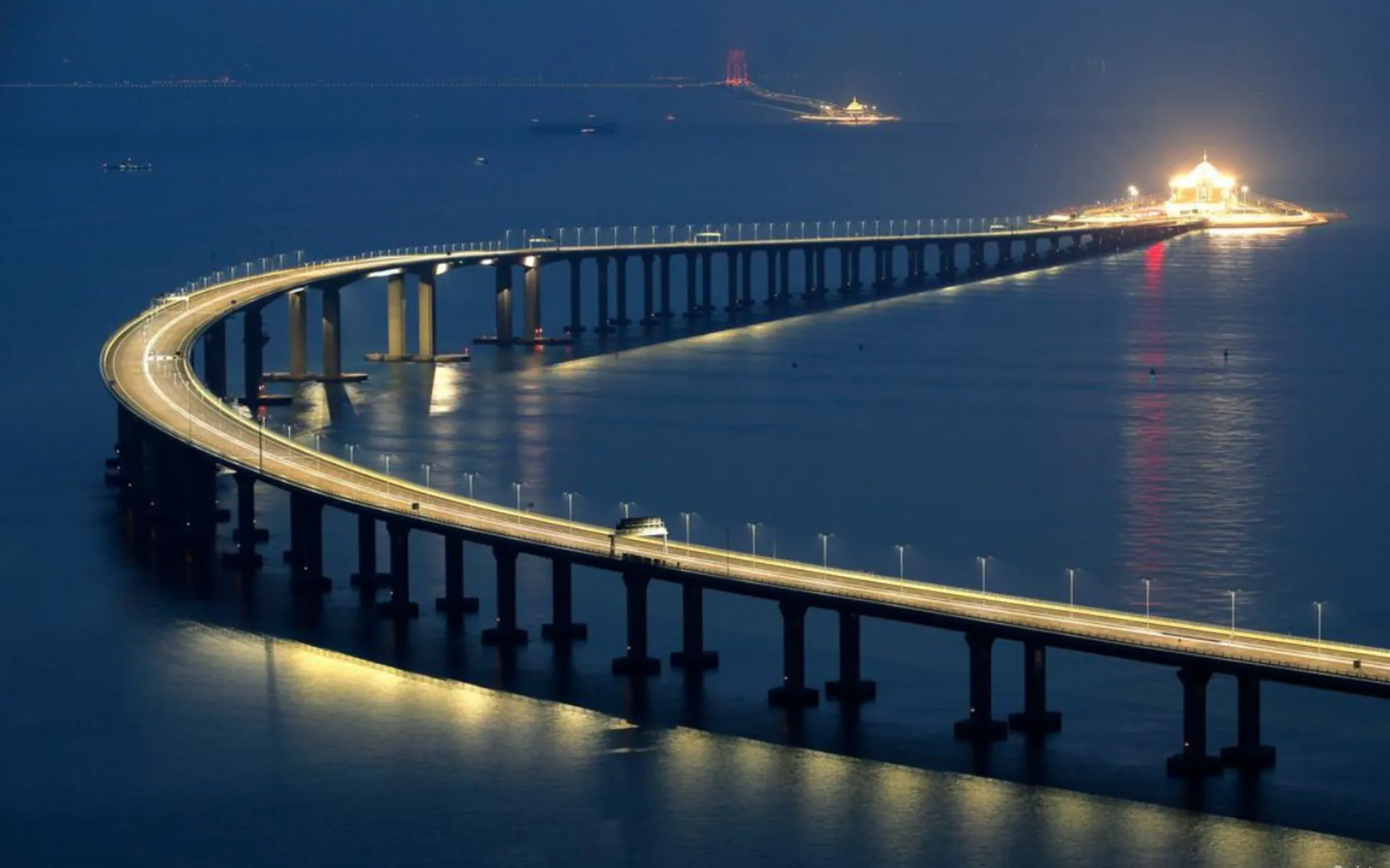بزرگترین پل دریایی جهان در شب