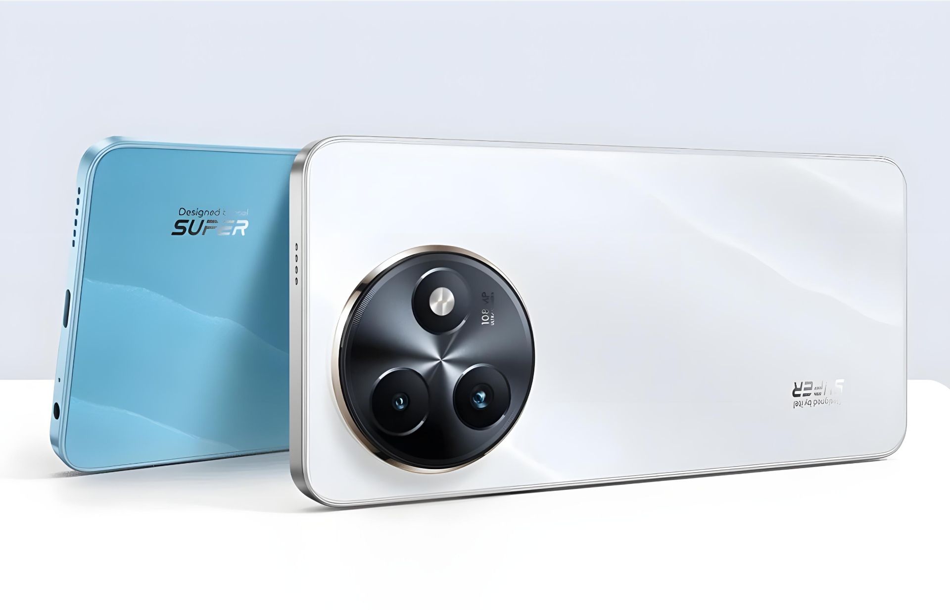 گوشی ایتل S24 از نمای پشت در رنگ آبی و سفید