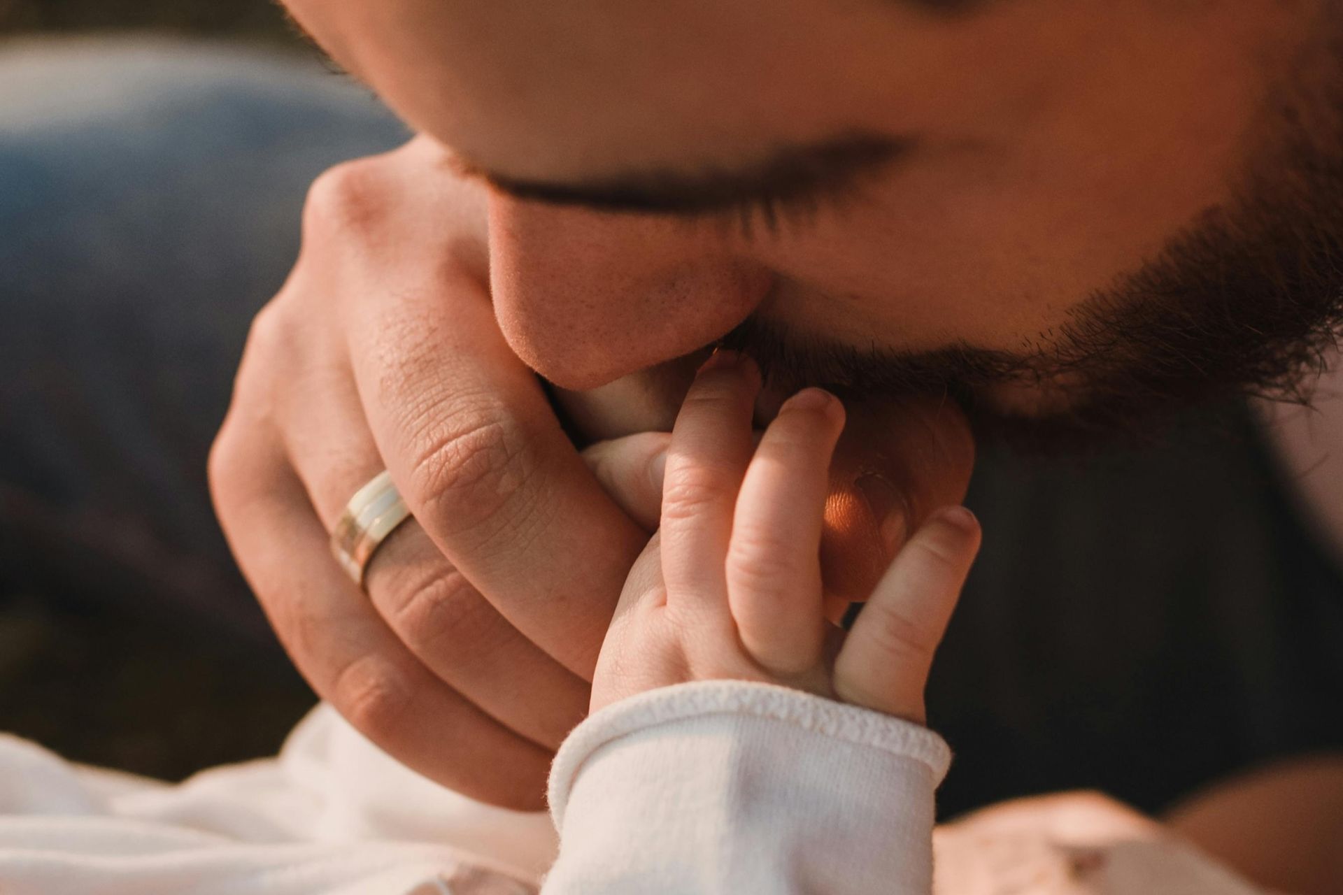 چگونه برای نوزادان سهام بورسی بگیریم؟