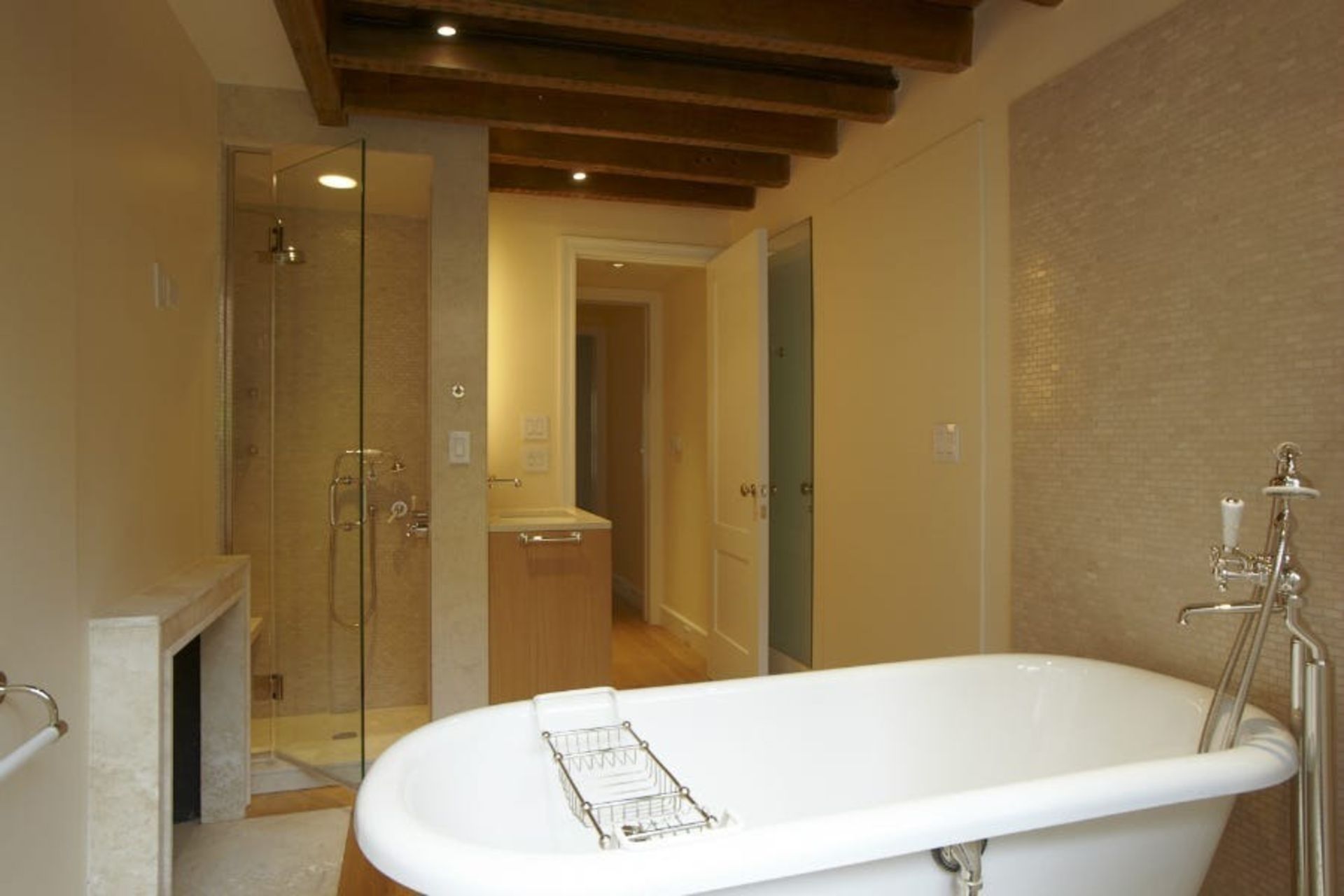 نمای حمام یک خانه در نیویورک