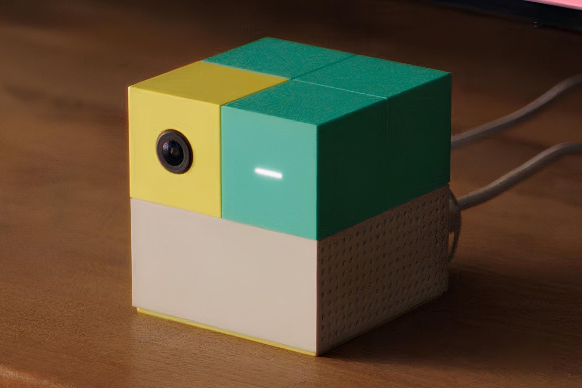 کنسول Nex Playground روی میز