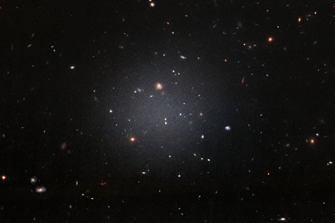 کهکشان NGC 1052-DF2