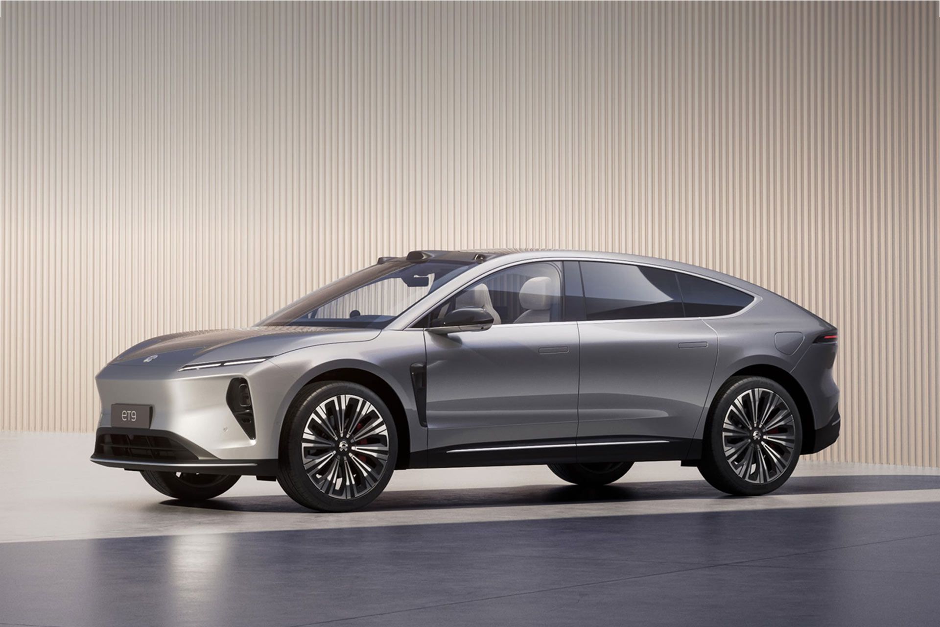 نیو ET9 در فضای نمایشگاهی 