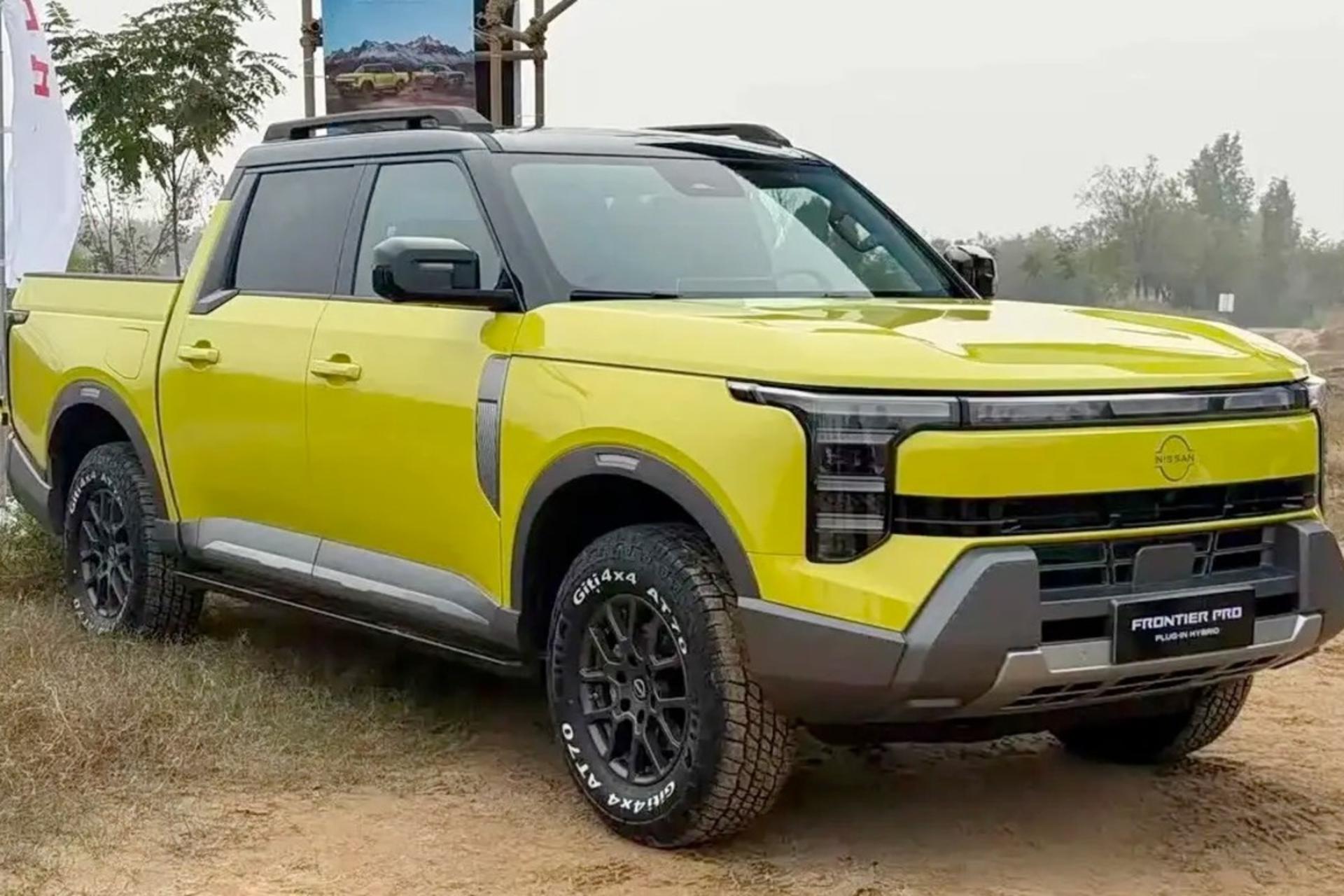 نمای سه‌چهارم جلو خودرو نیسان فرانتیر پرو