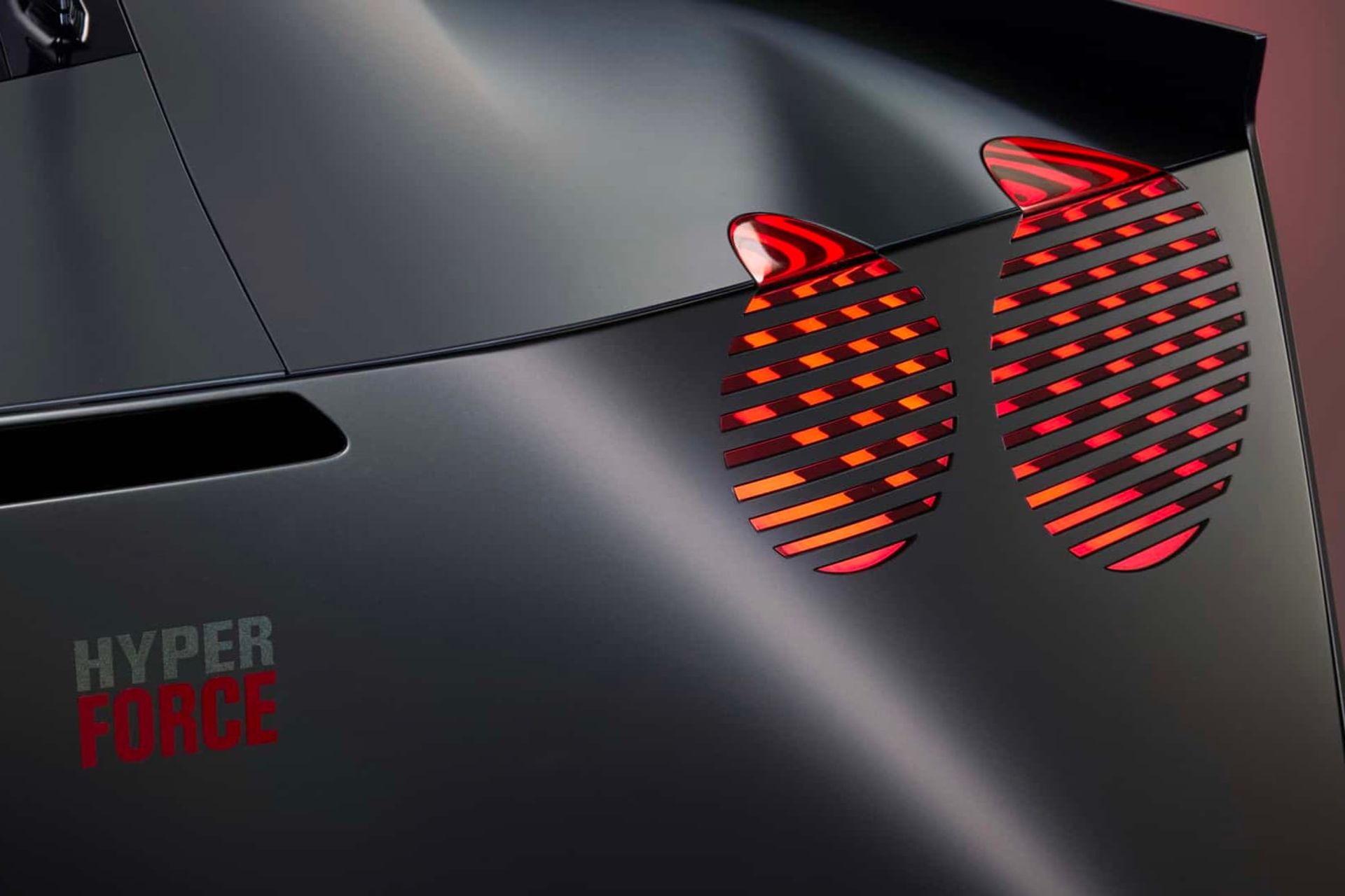 چراغ های پشتی نیسان هایپر فورس / Nissan Hyper Force
