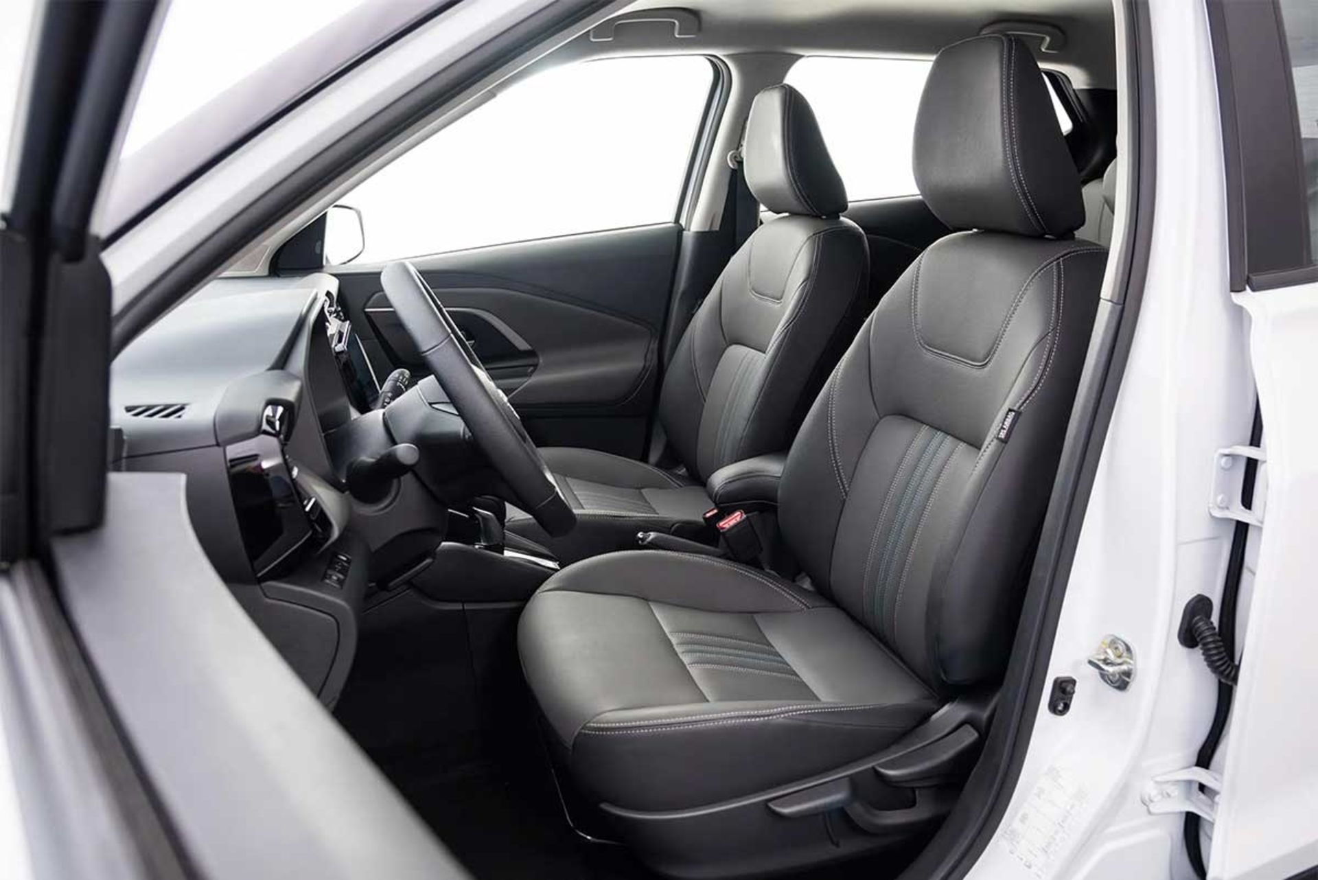 صندلی‌های جلو خودرو نیسان کایت