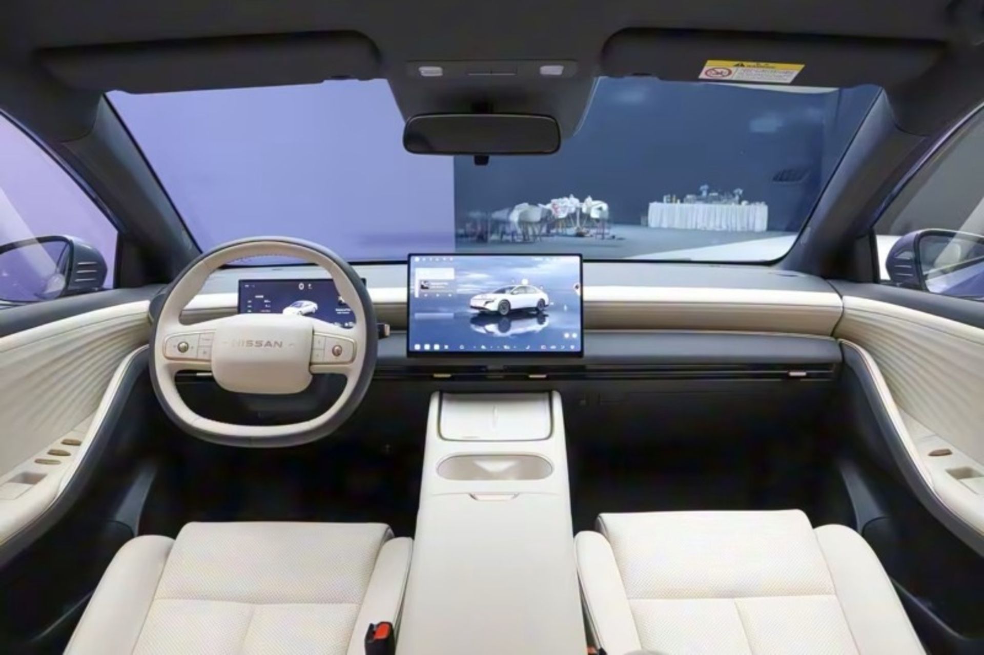 کابین داخلی خودروی نیسان N6