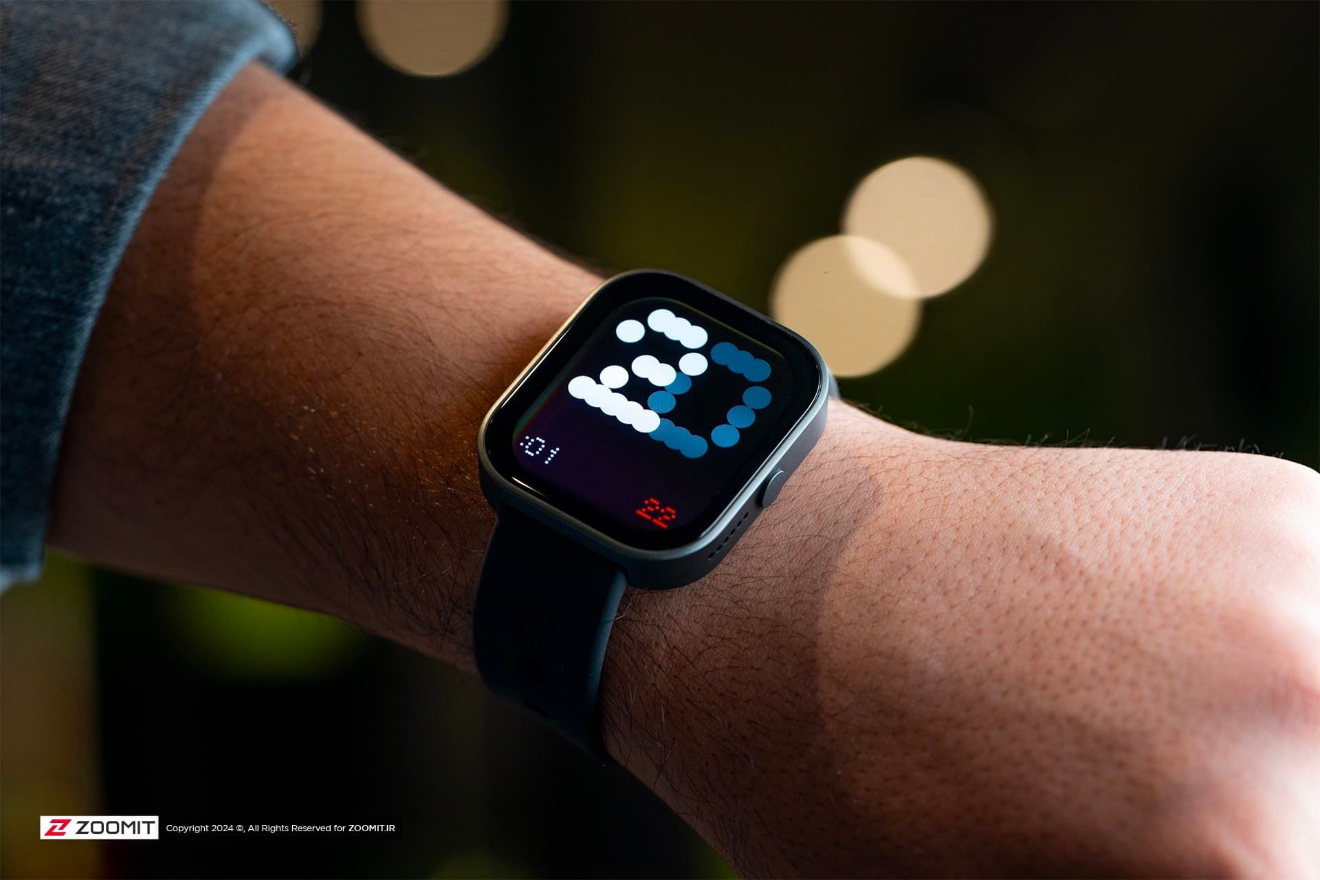 ساعت CMF ناتینگ در دست چپ نمای نزدیک