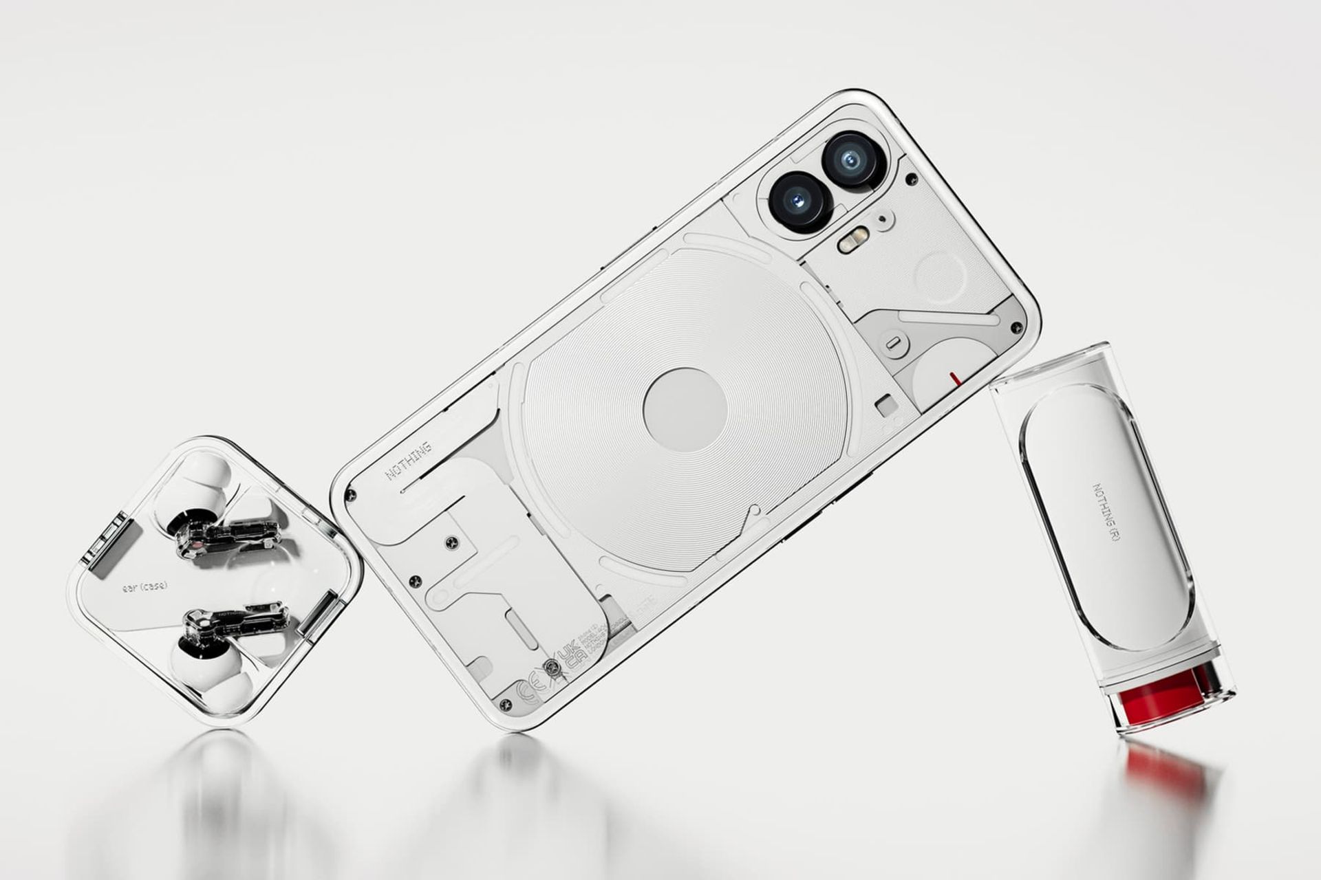 مدل سفید ناتینگ فون ۲ / Nothing Phone 2 با ایرباد از نمای پشت