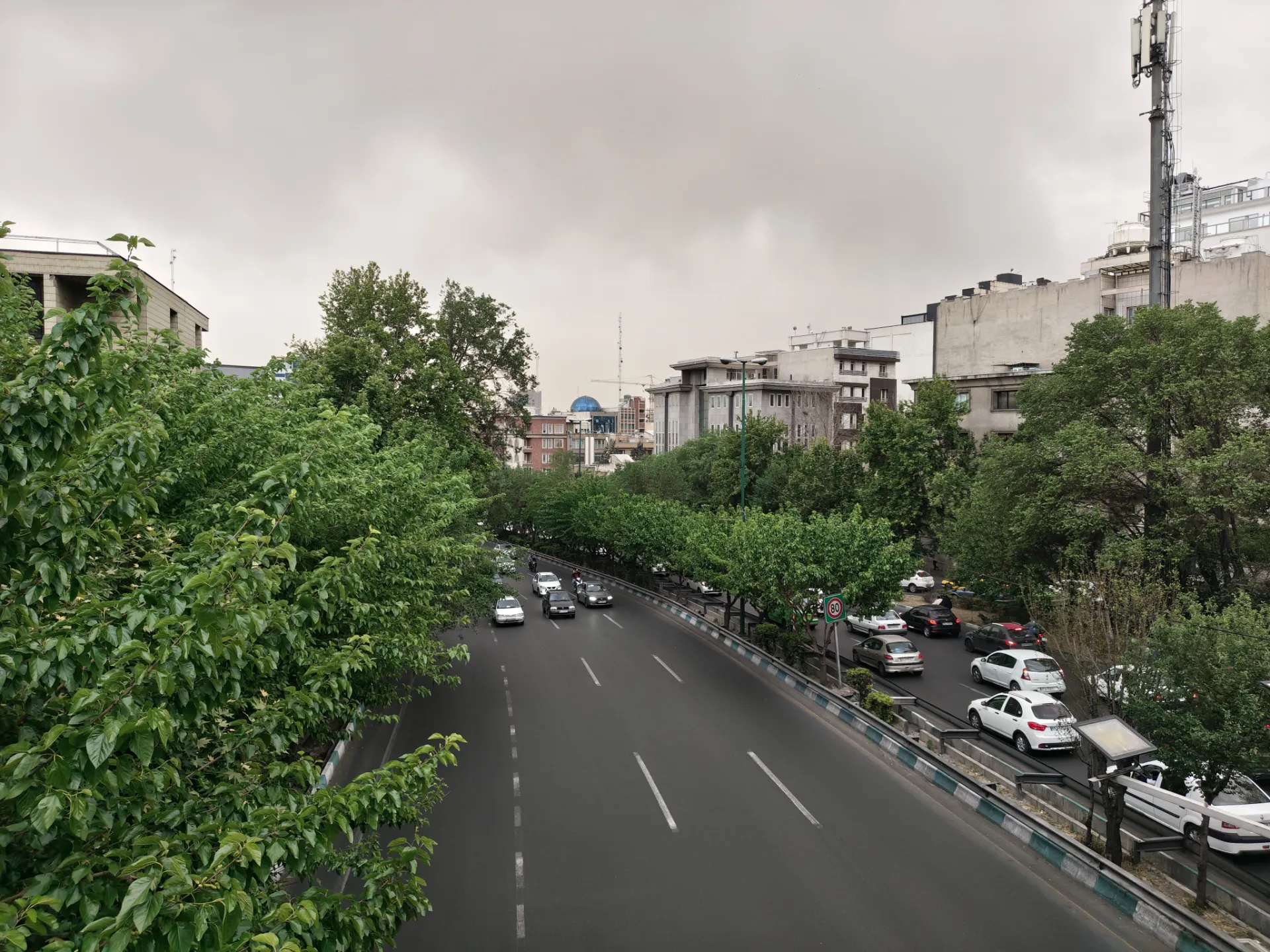نمونه‌عکس دوربین اصلی ناتینگ فون 4a پرو - در نور مطلوب - ۳