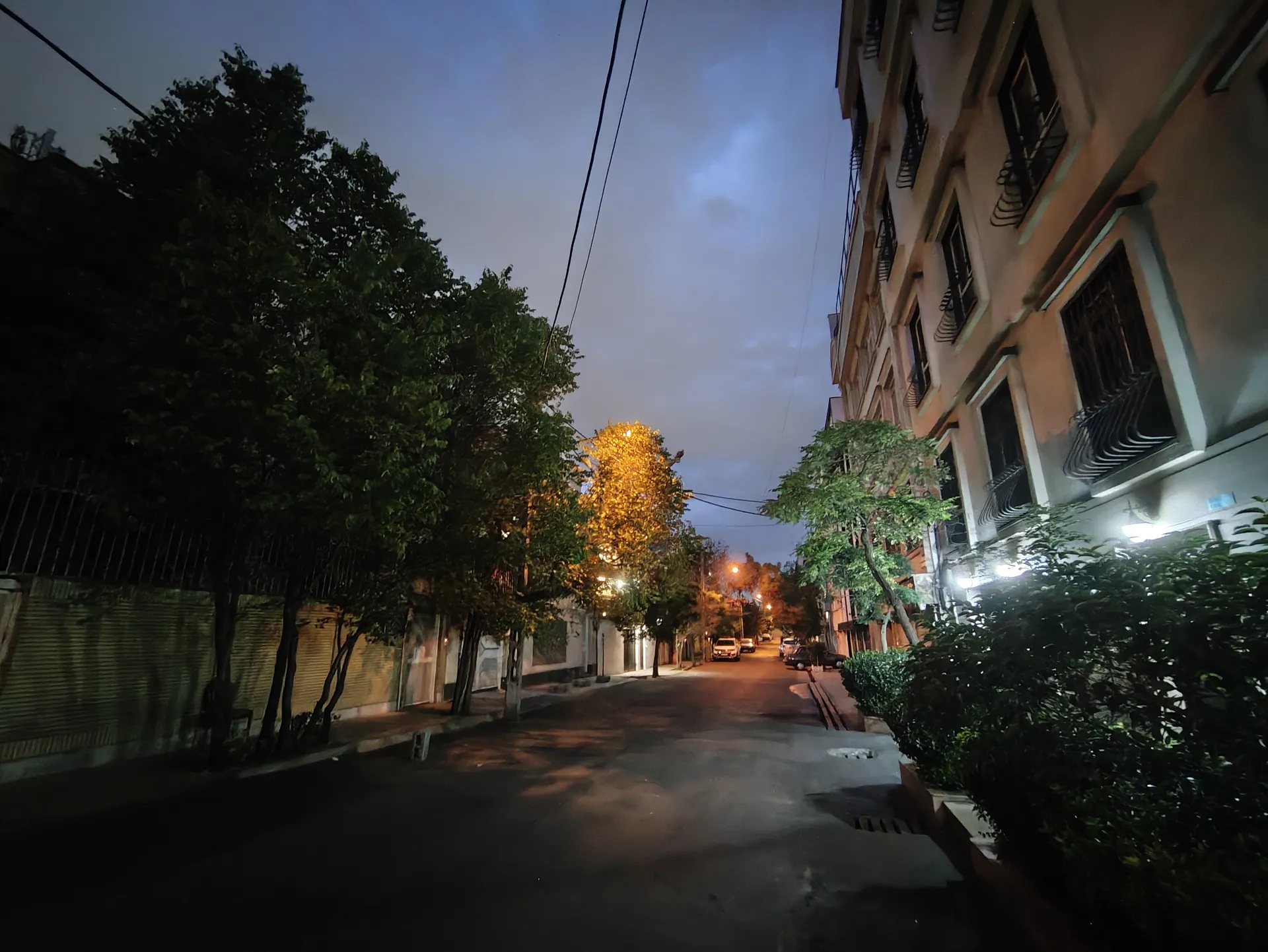 نمونه‌عکس دوربین اولتراواید ناتینگ فون 4a پرو - در تاریکی شب - ۲