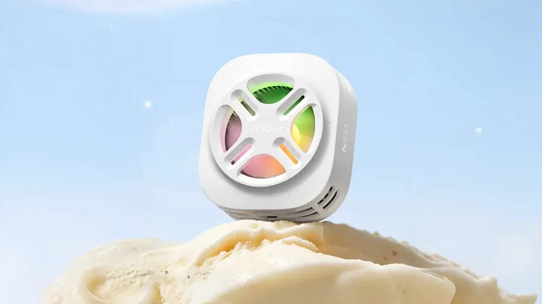 خنک‌کننده آهنربایی گوشی نوبیا (Nubia Ice Cream) روی بستنی