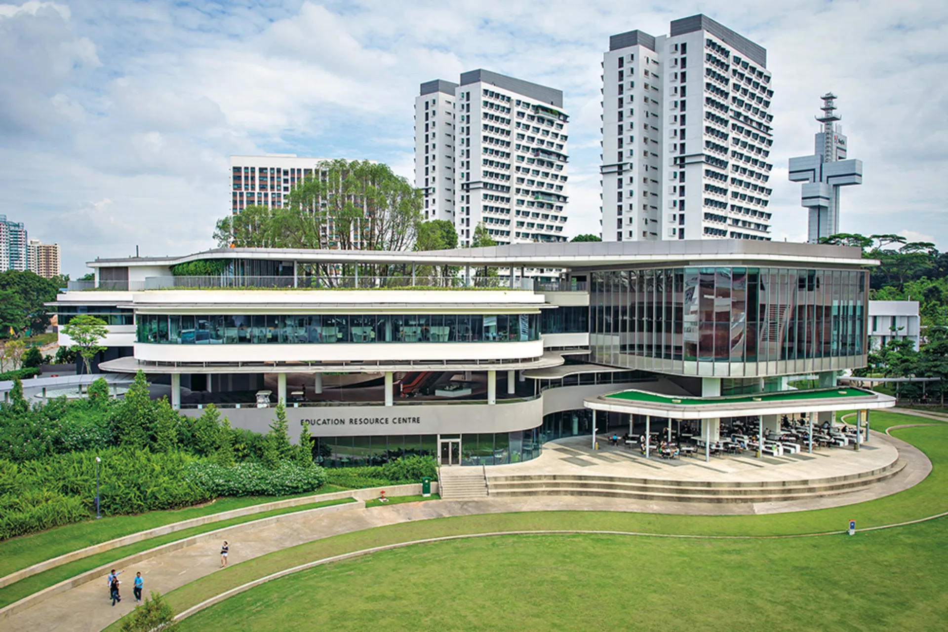 محوطه ورودی دانشگاه ملی سنگاپور