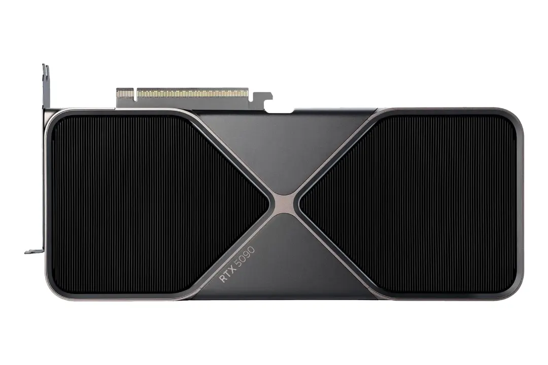 نمای بالای کارت گرافیک انویدیا جی فورس RTX 5090 با نمایش لوگو و هیت‌سینک