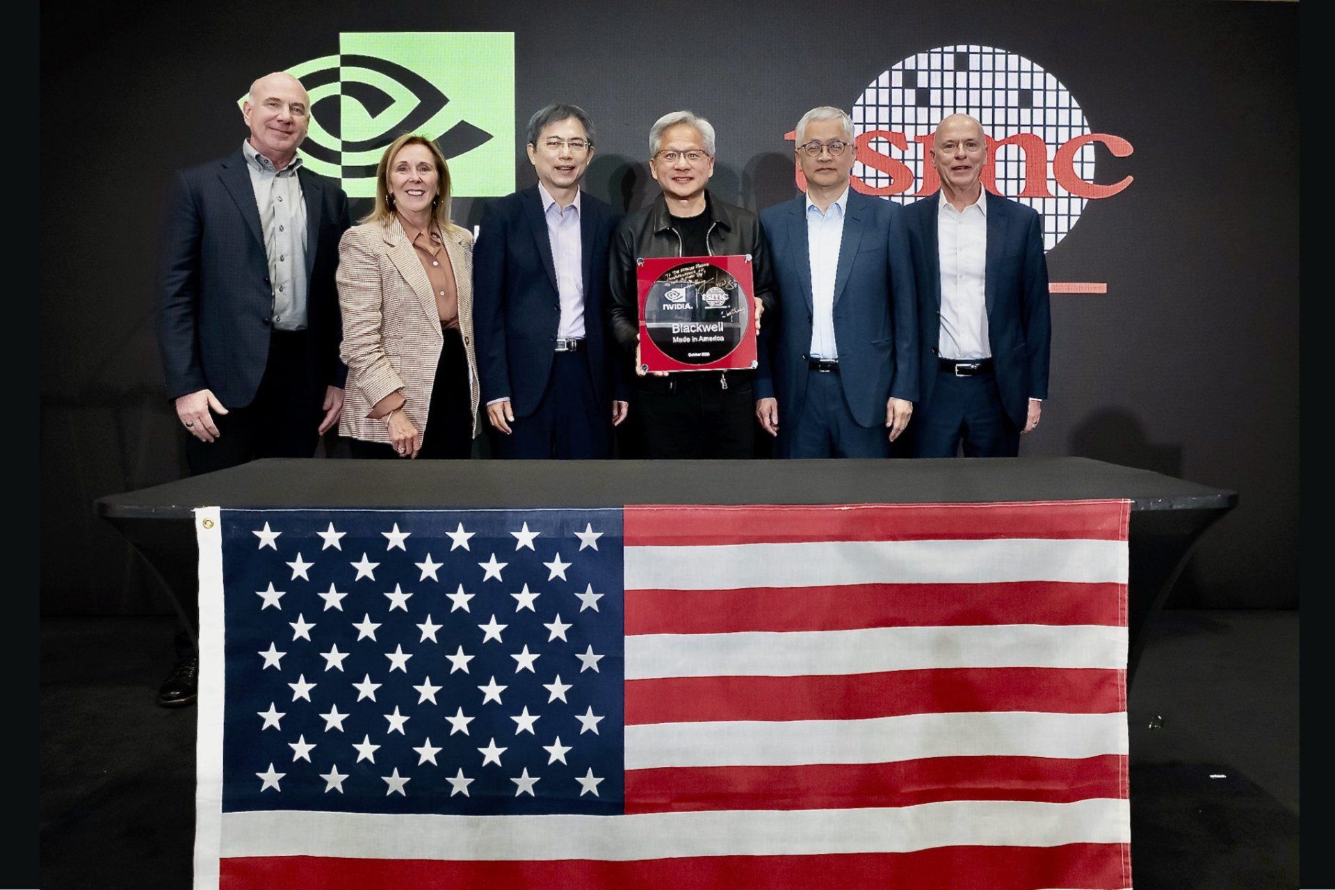 مدیرعامل انویدیا درکنار مدیرعامل TSMC