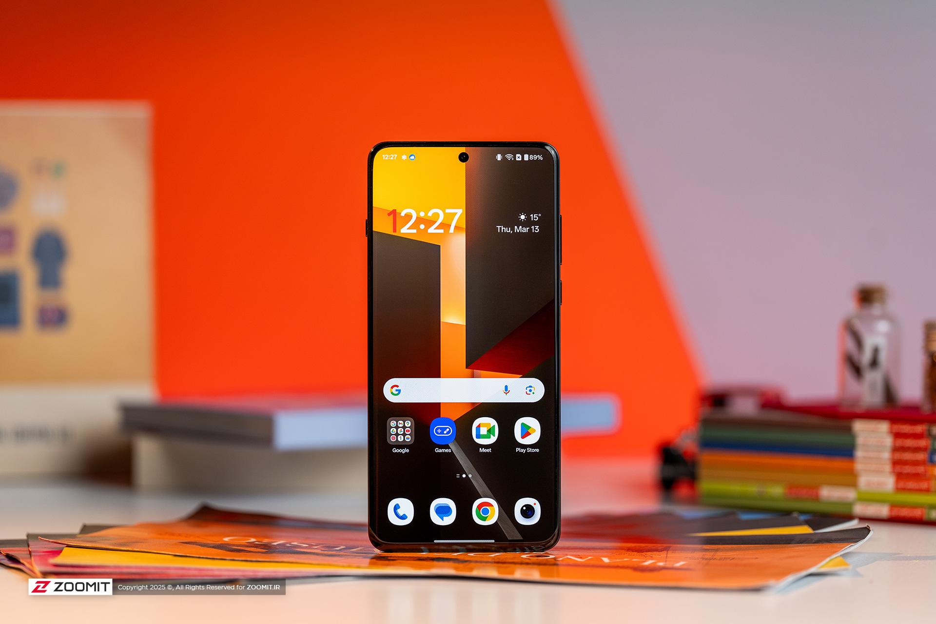 نمای جلویی وان‌پلاس ۱۳ | OnePlus 13