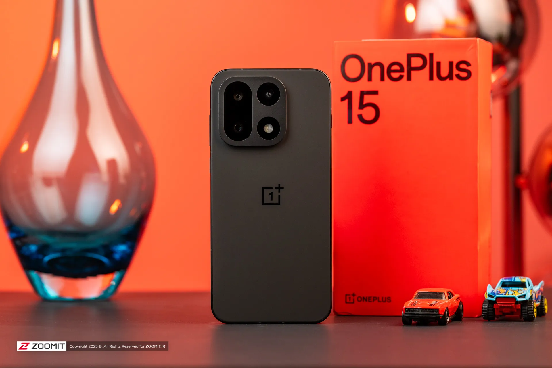 نمای پشت یک گوشی