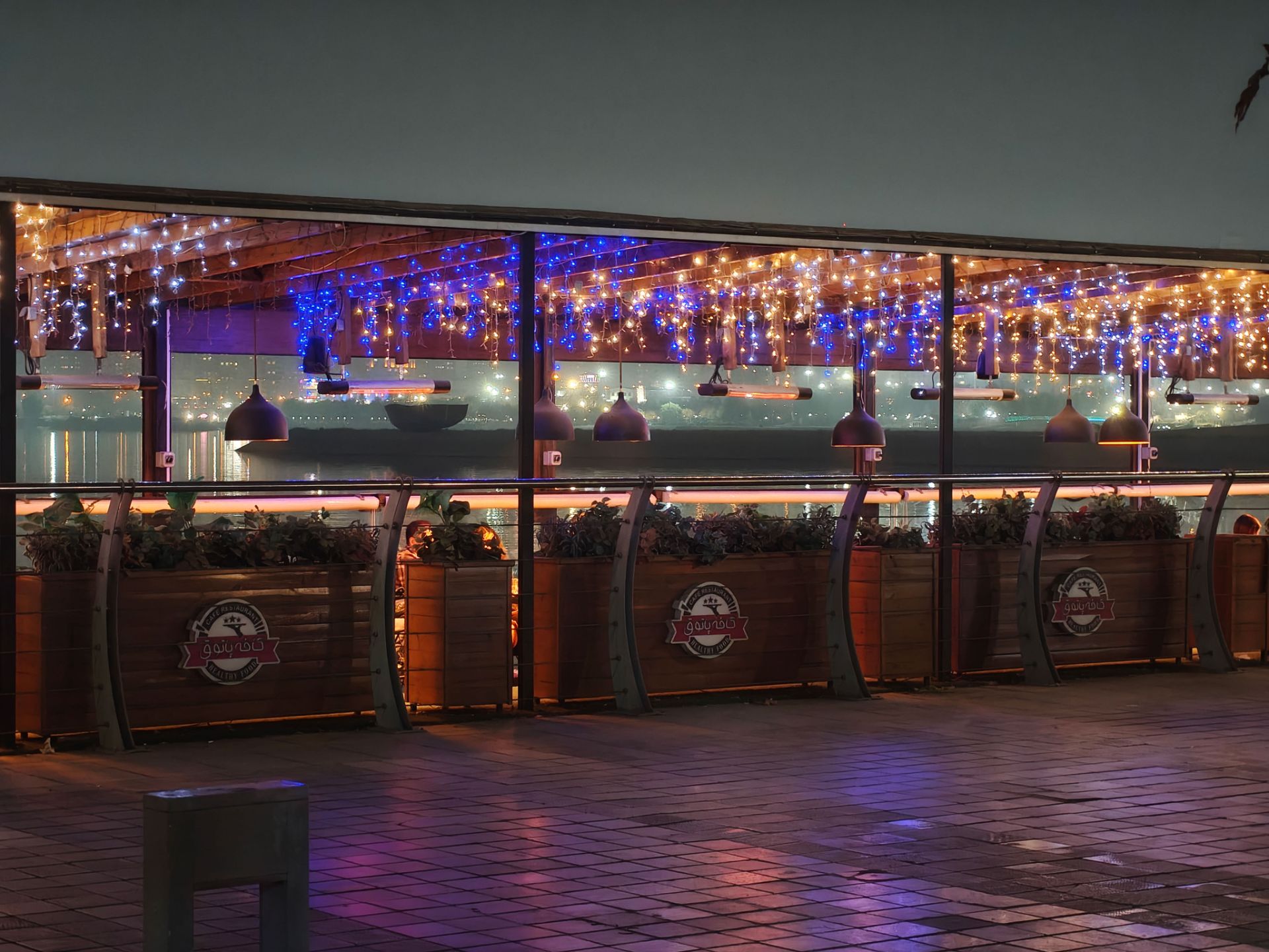 مسیر چراغانی شده