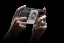 خنک‌کننده مغناطیسی OnePlus Ice Card Mini متصل به پشت گوشی هوشمند